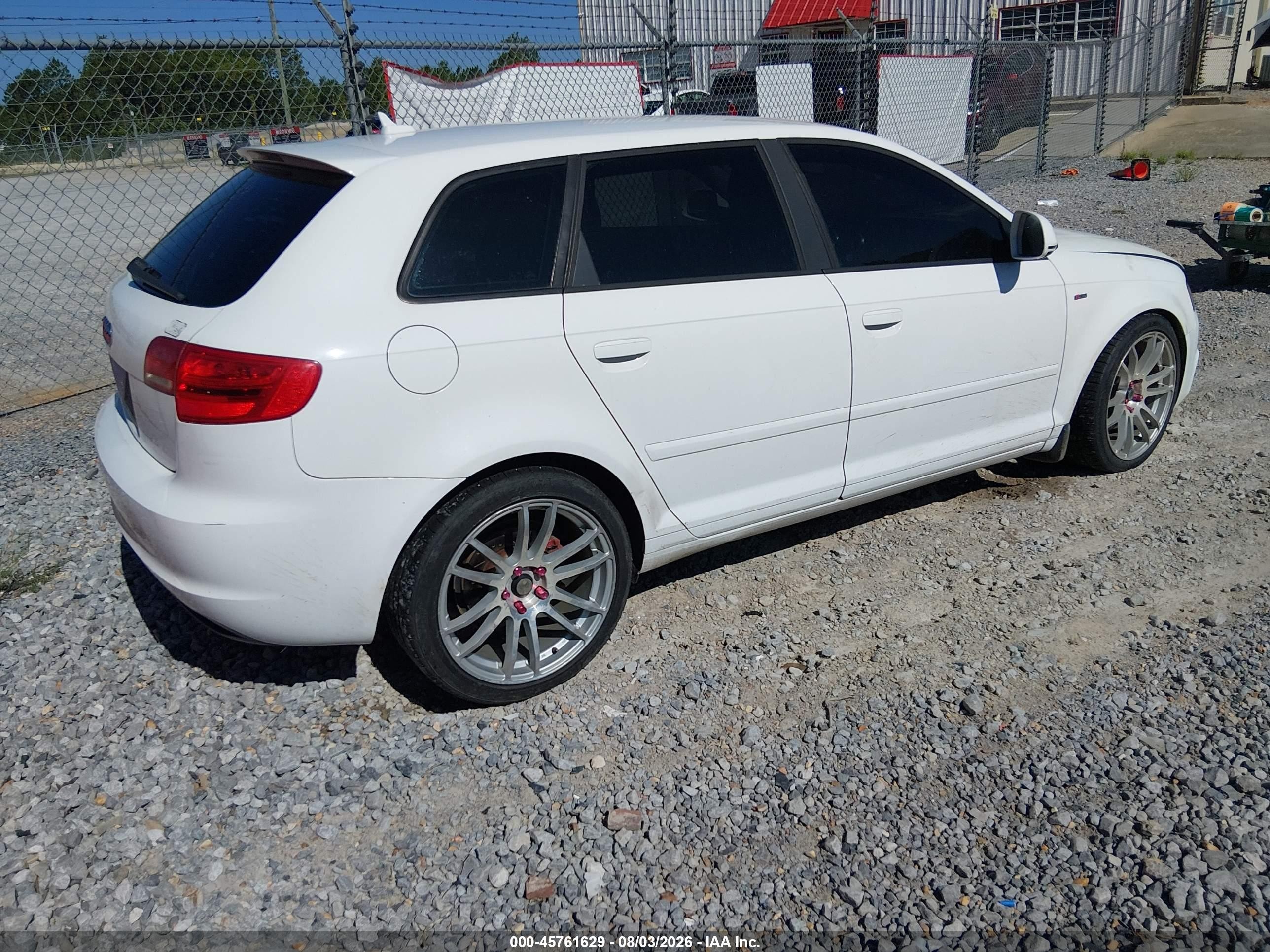 2010 Audi A3 2.0t Premium White vin: WAUPFAFM5AA127042
