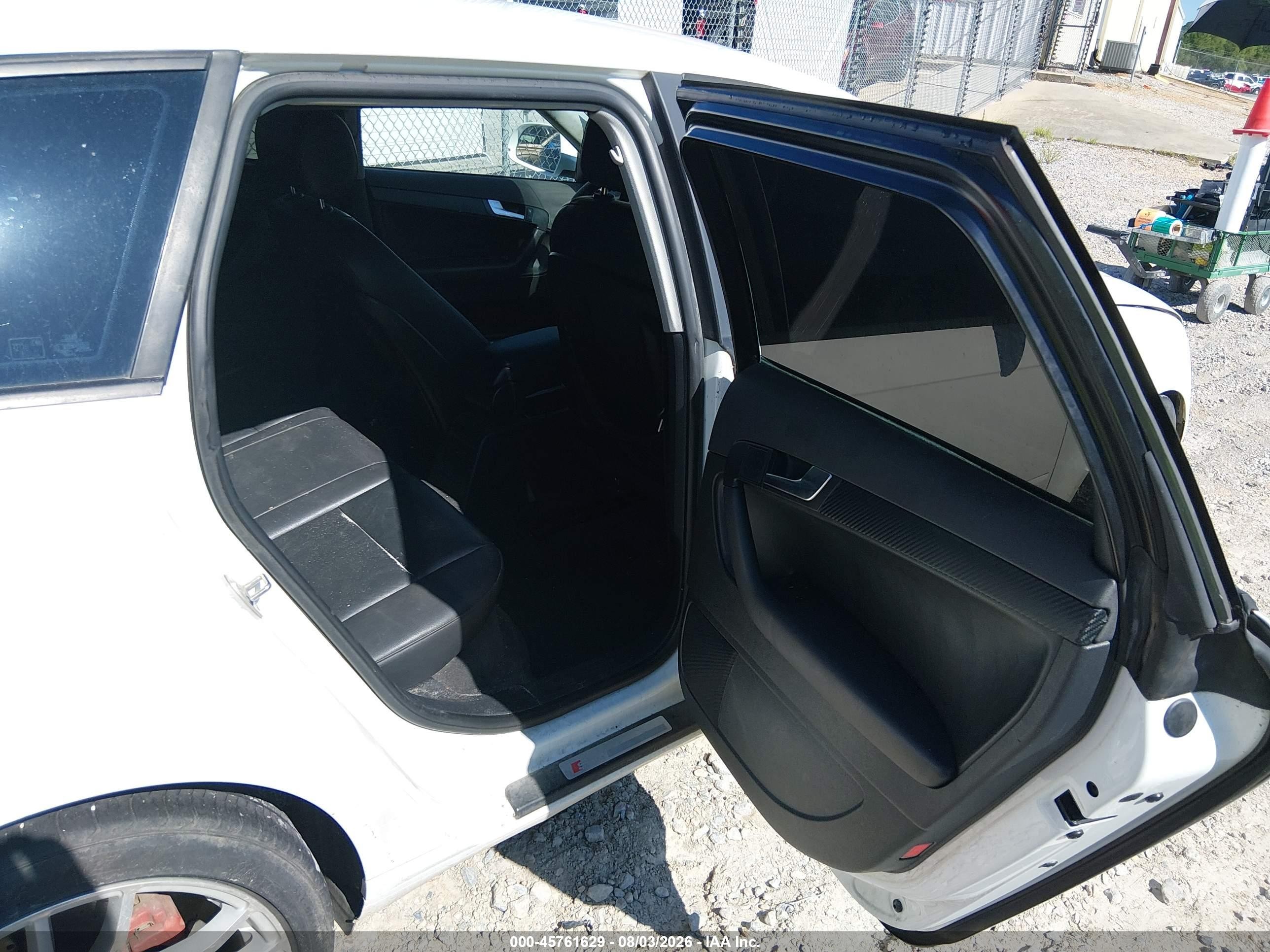2010 Audi A3 2.0t Premium White vin: WAUPFAFM5AA127042