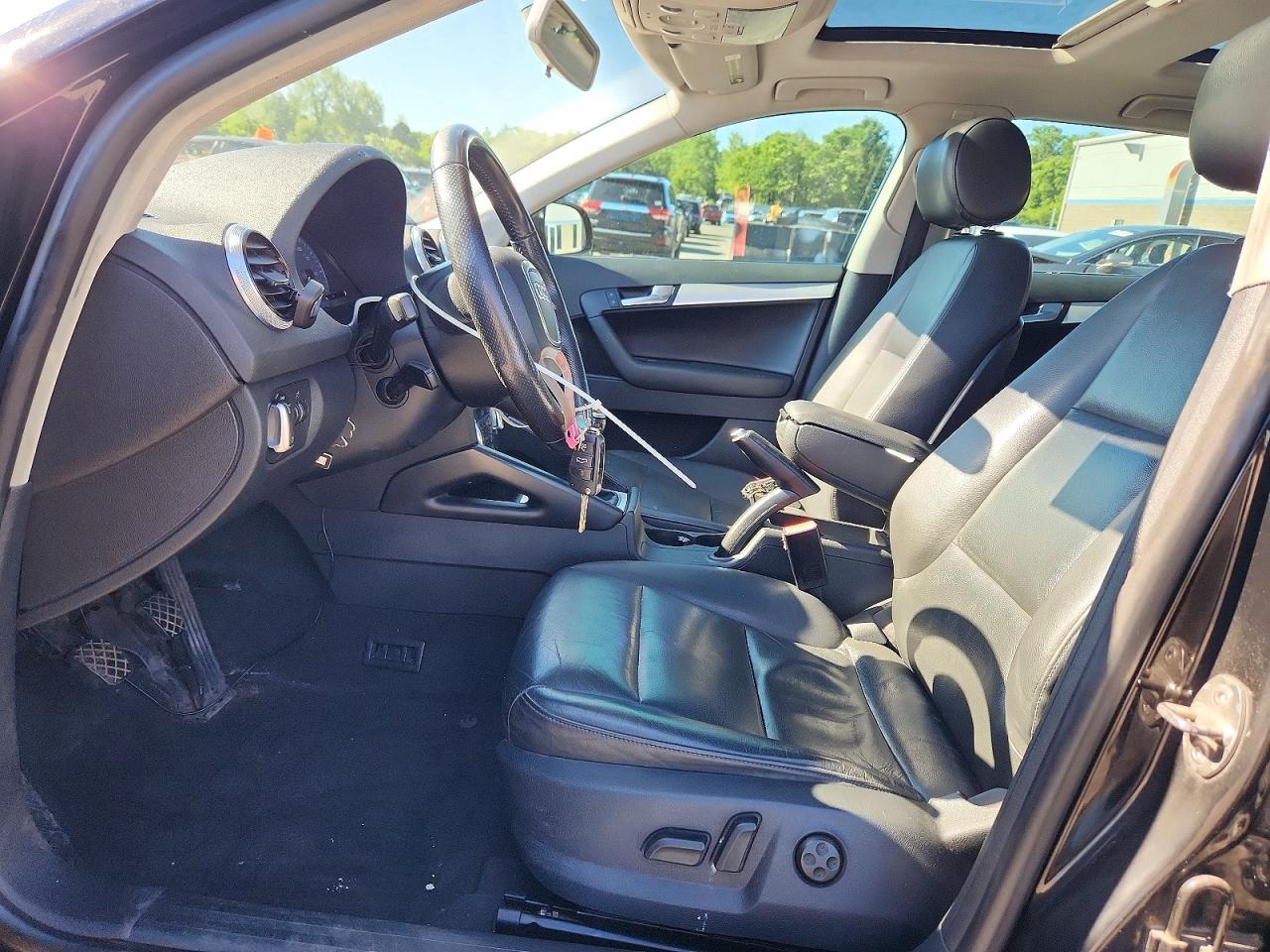 2012 Audi A3 Premium Plus Черный vin: WAUPFAFM7CA017418