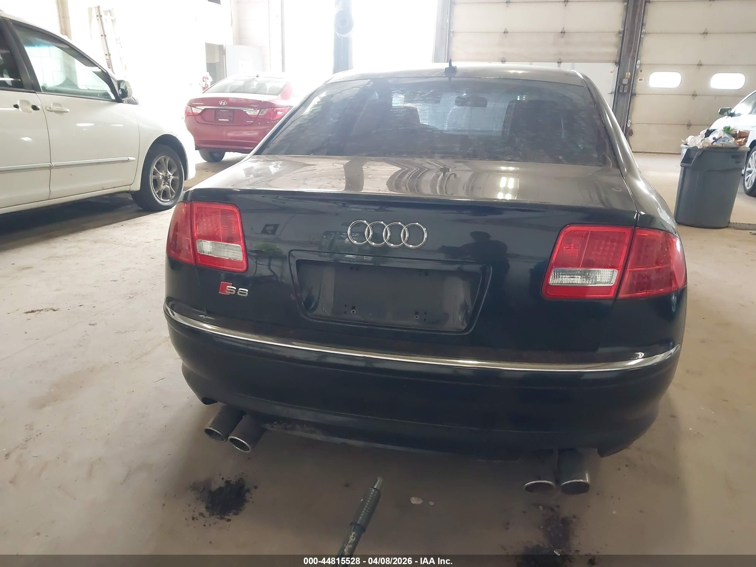 2007 Audi S8 5.2 Black vin: WAUPN44E37N019990