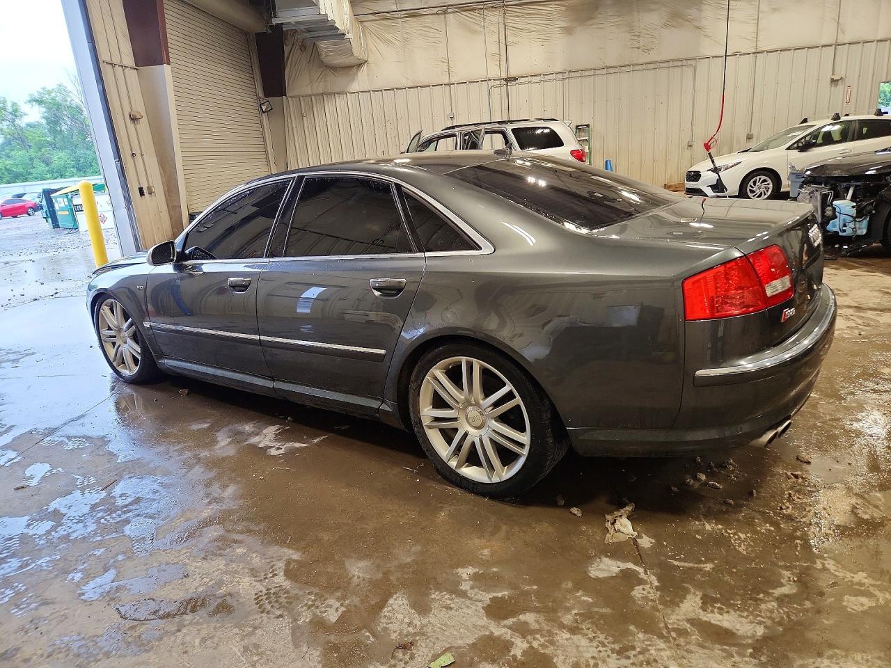 2007 Audi S8 Quattro Silver vin: WAUPN44EX7N005889