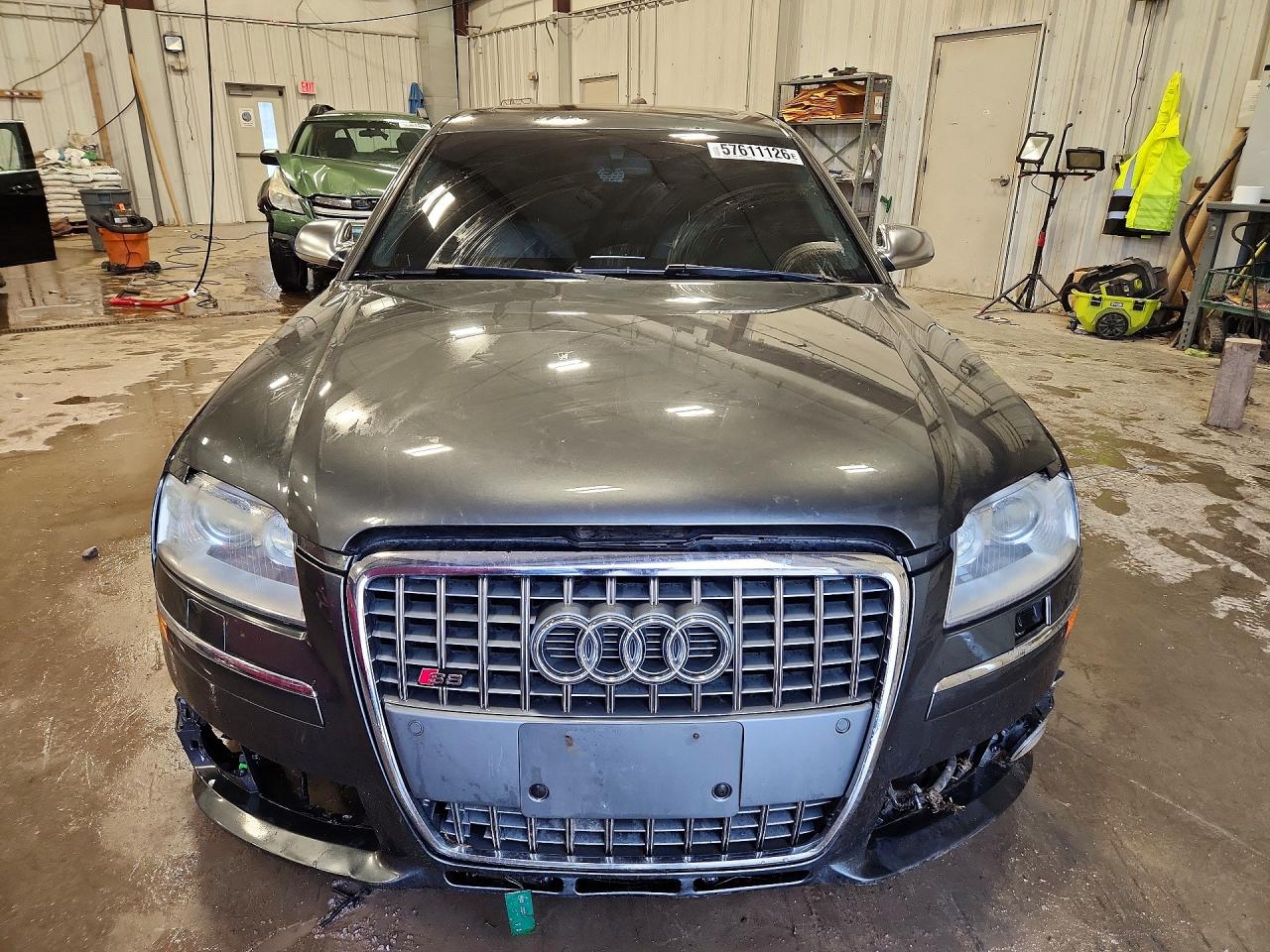 2007 Audi S8 Quattro Silver vin: WAUPN44EX7N005889