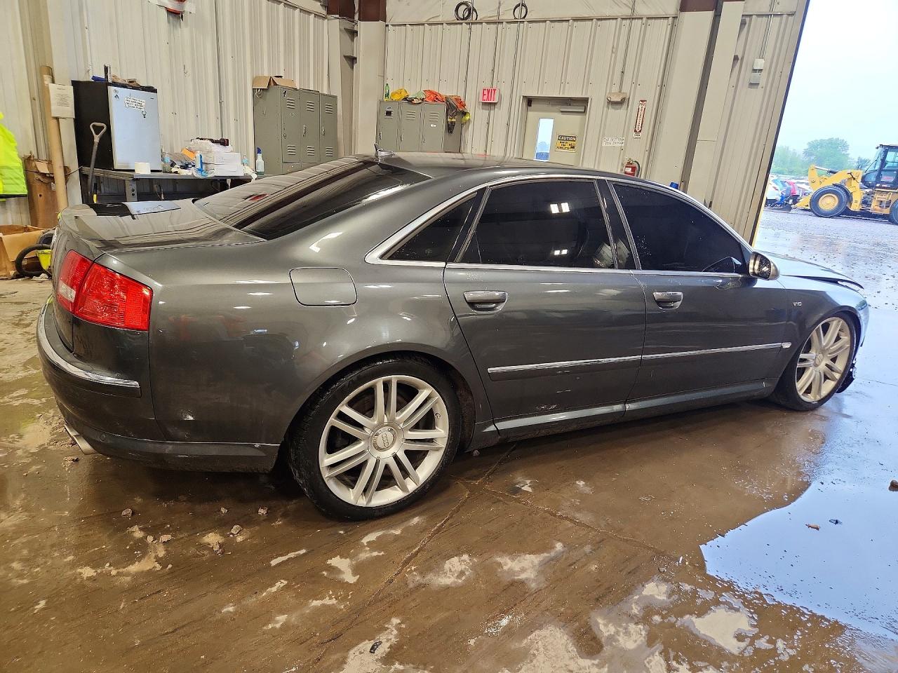 2007 Audi S8 Quattro Silver vin: WAUPN44EX7N005889