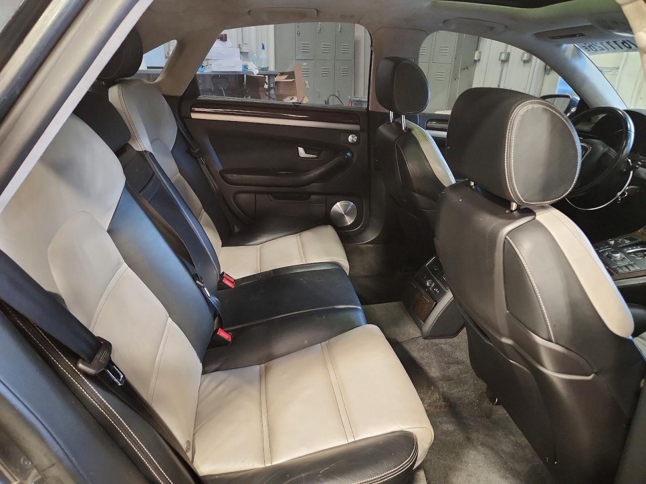 2007 Audi S8 Quattro Silver vin: WAUPN44EX7N005889