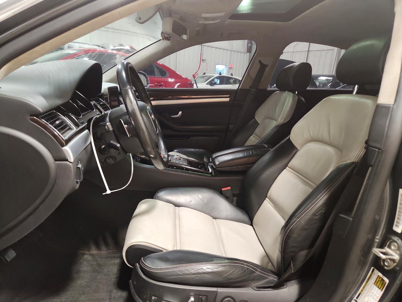 2007 Audi S8 Quattro Silver vin: WAUPN44EX7N005889