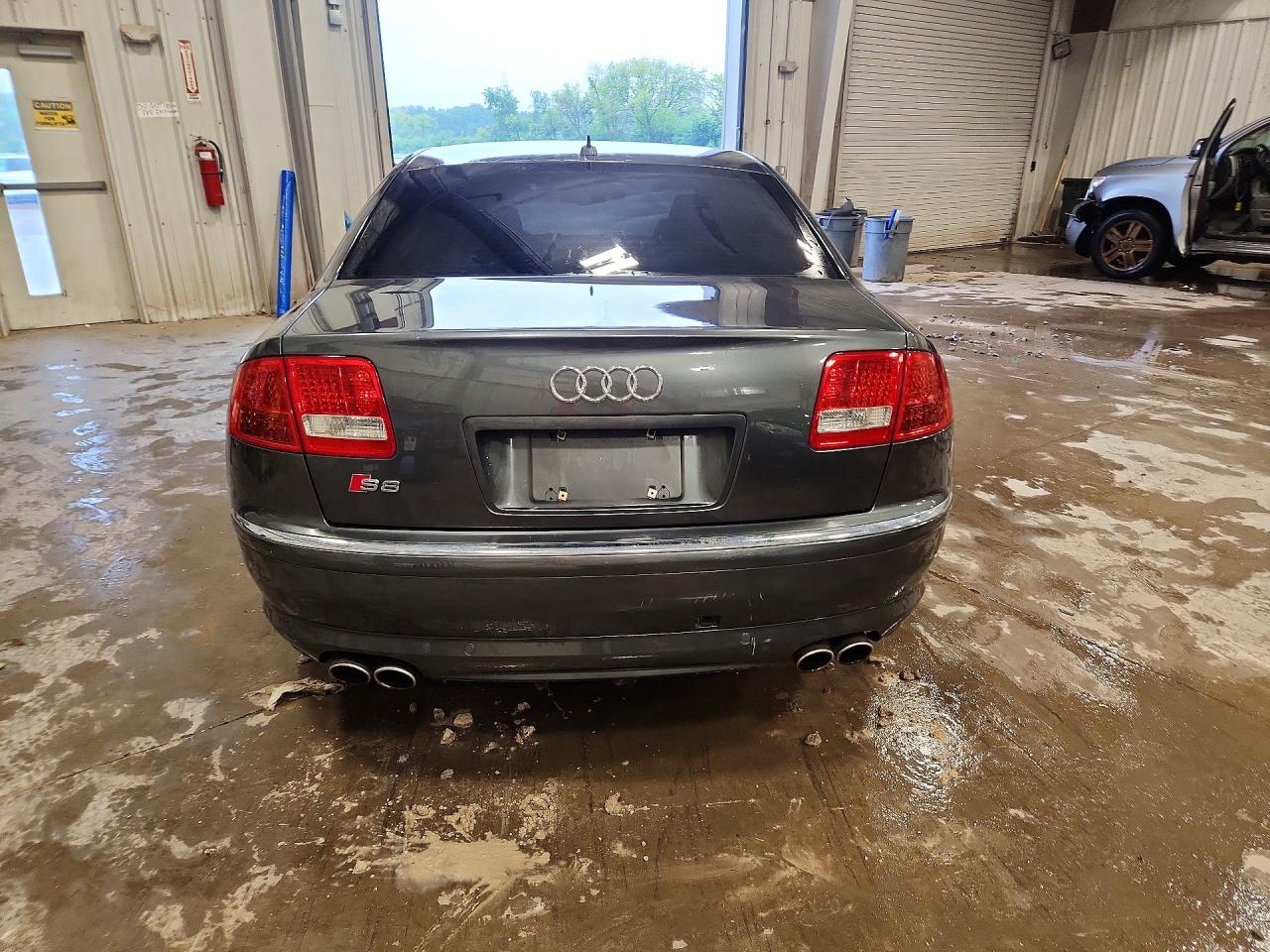 2007 Audi S8 Quattro Silver vin: WAUPN44EX7N005889