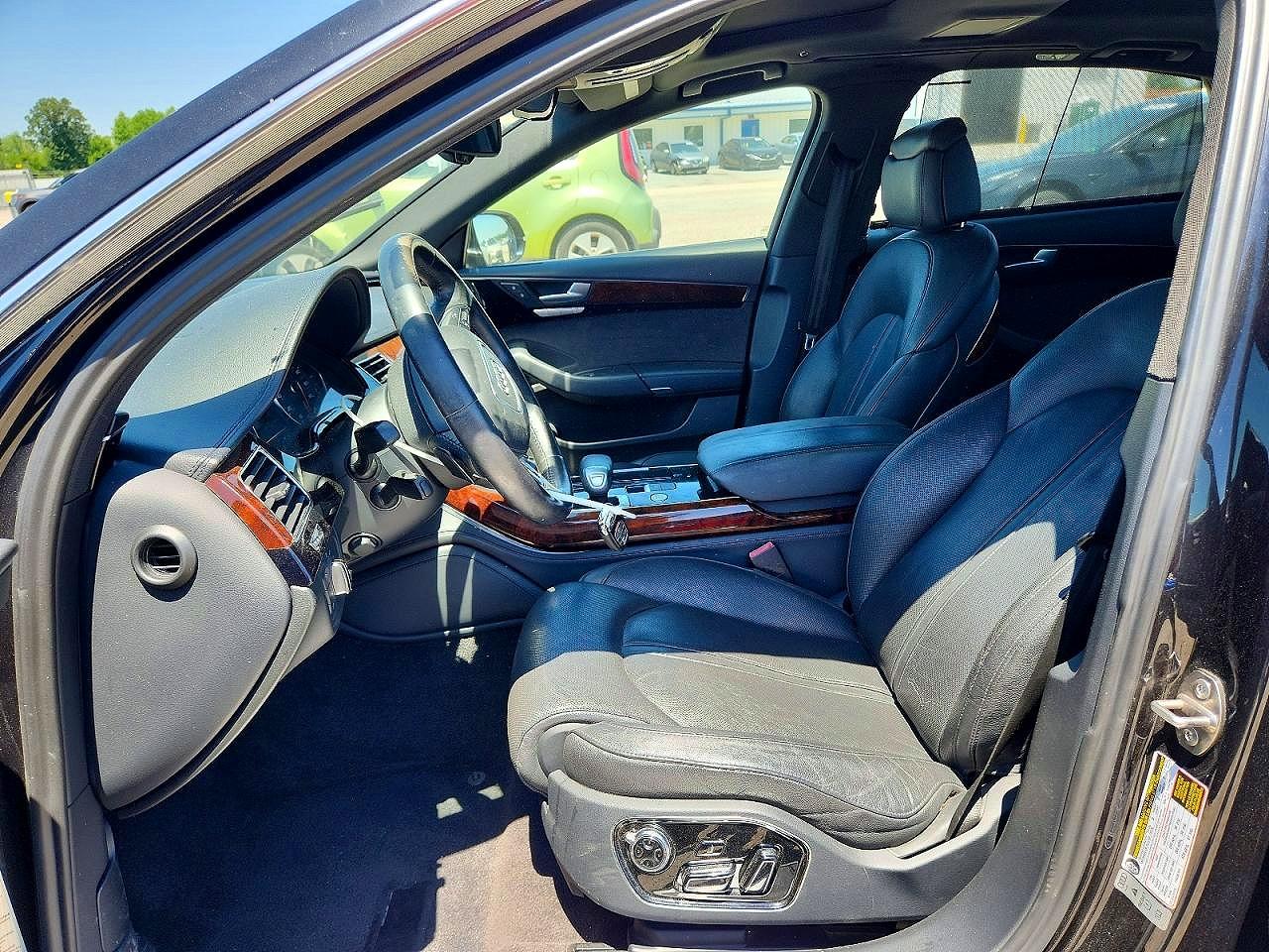 2013 Audi A8 L Quattro Черный vin: WAUR2AFD2DN010455