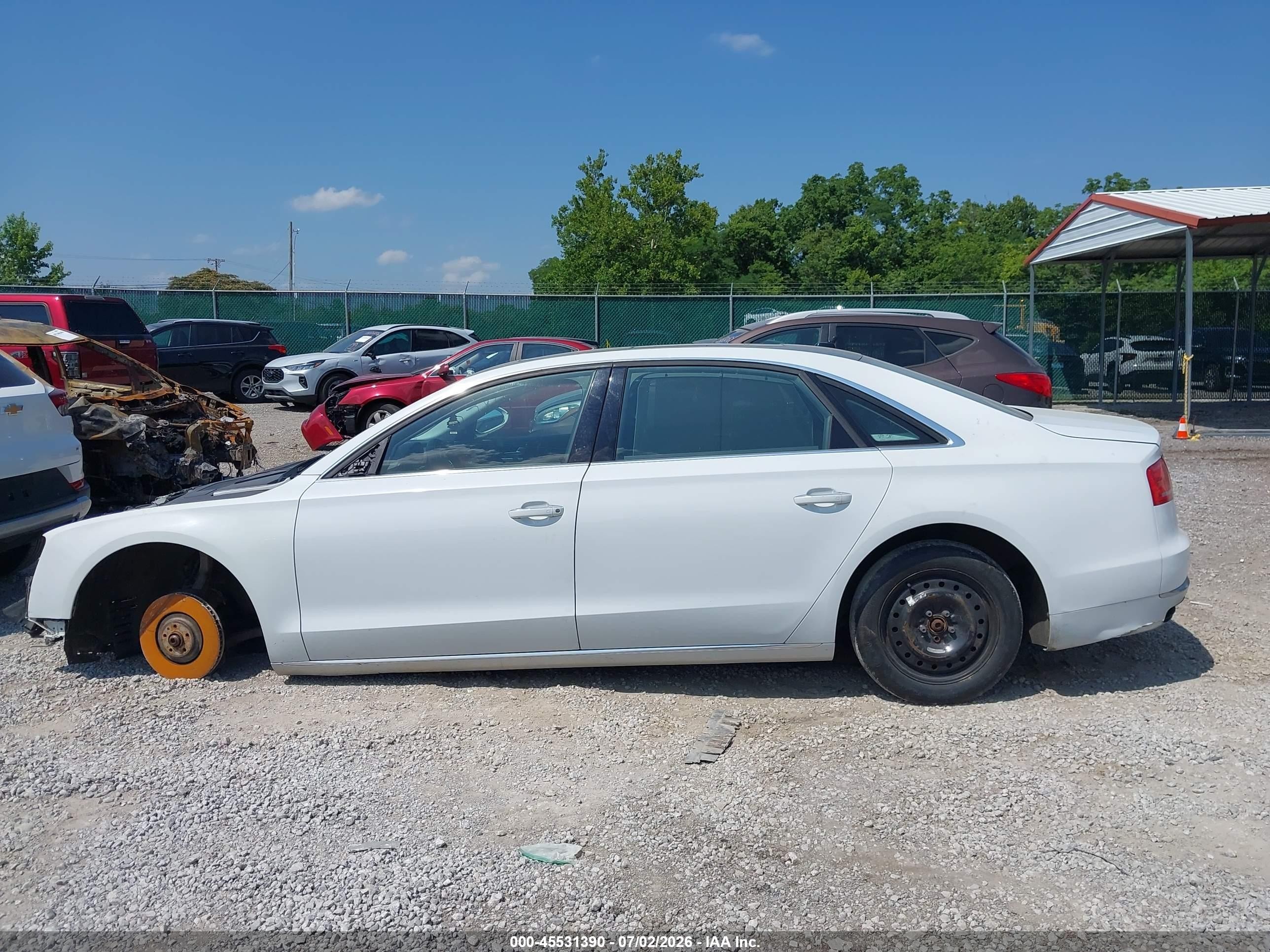 2014 Audi A8 L 4.0t White vin: WAUR2AFD2EN004611