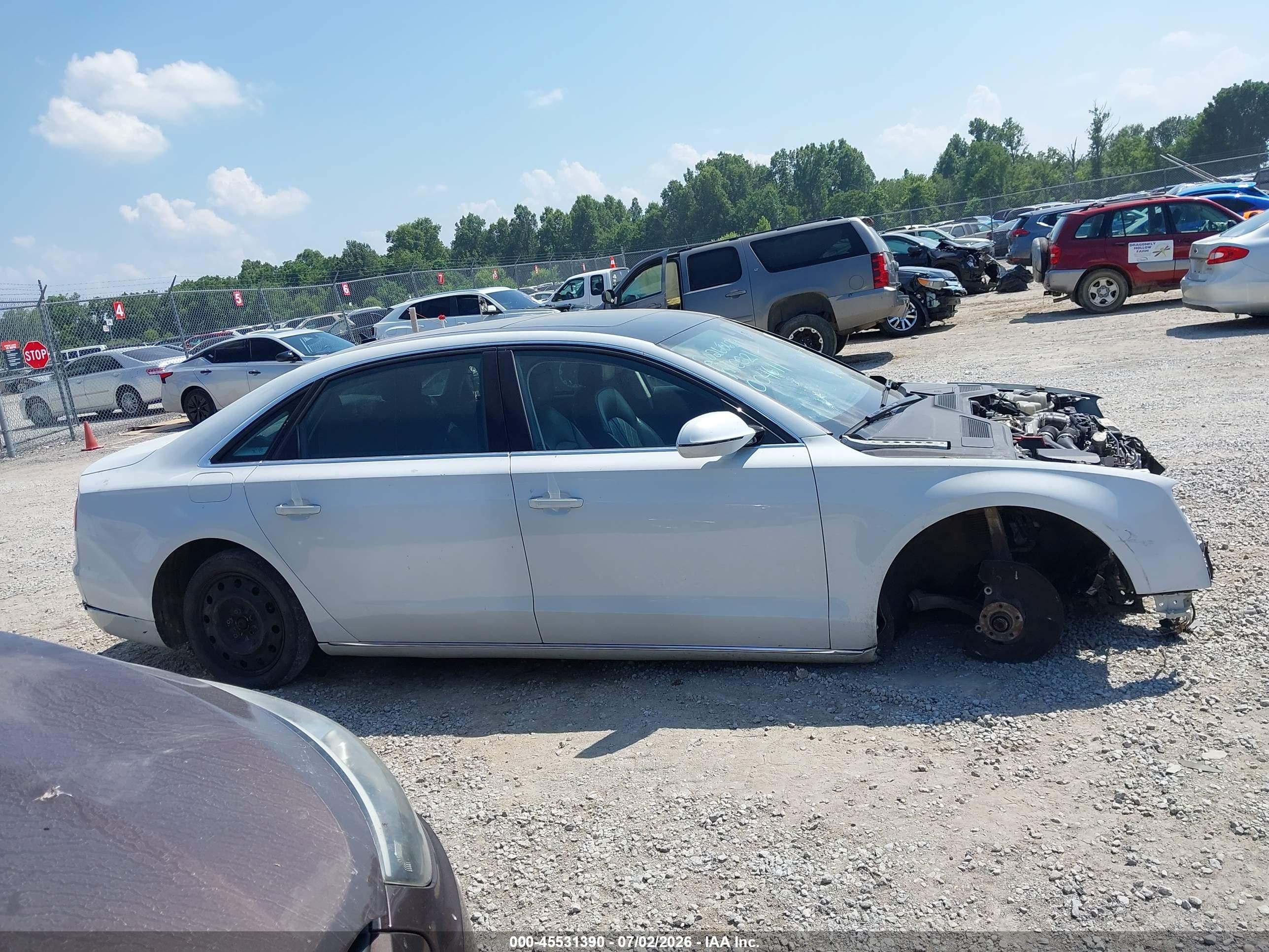 2014 Audi A8 L 4.0t White vin: WAUR2AFD2EN004611