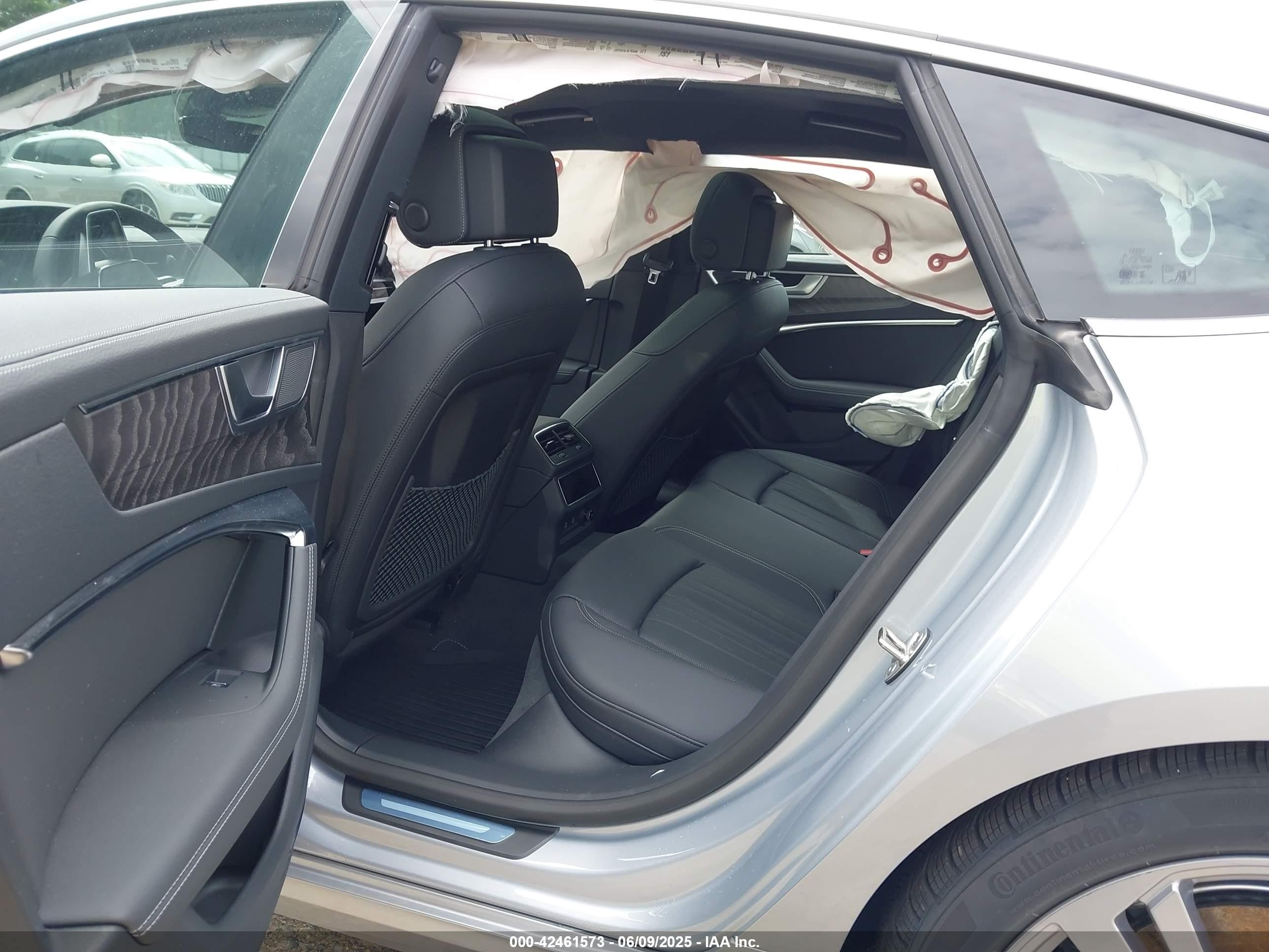 2025 Audi A7 Sportback Premium Plus 55 Tfsi Quattro S Tronic Silver vin: WAUR2BF25SN040826