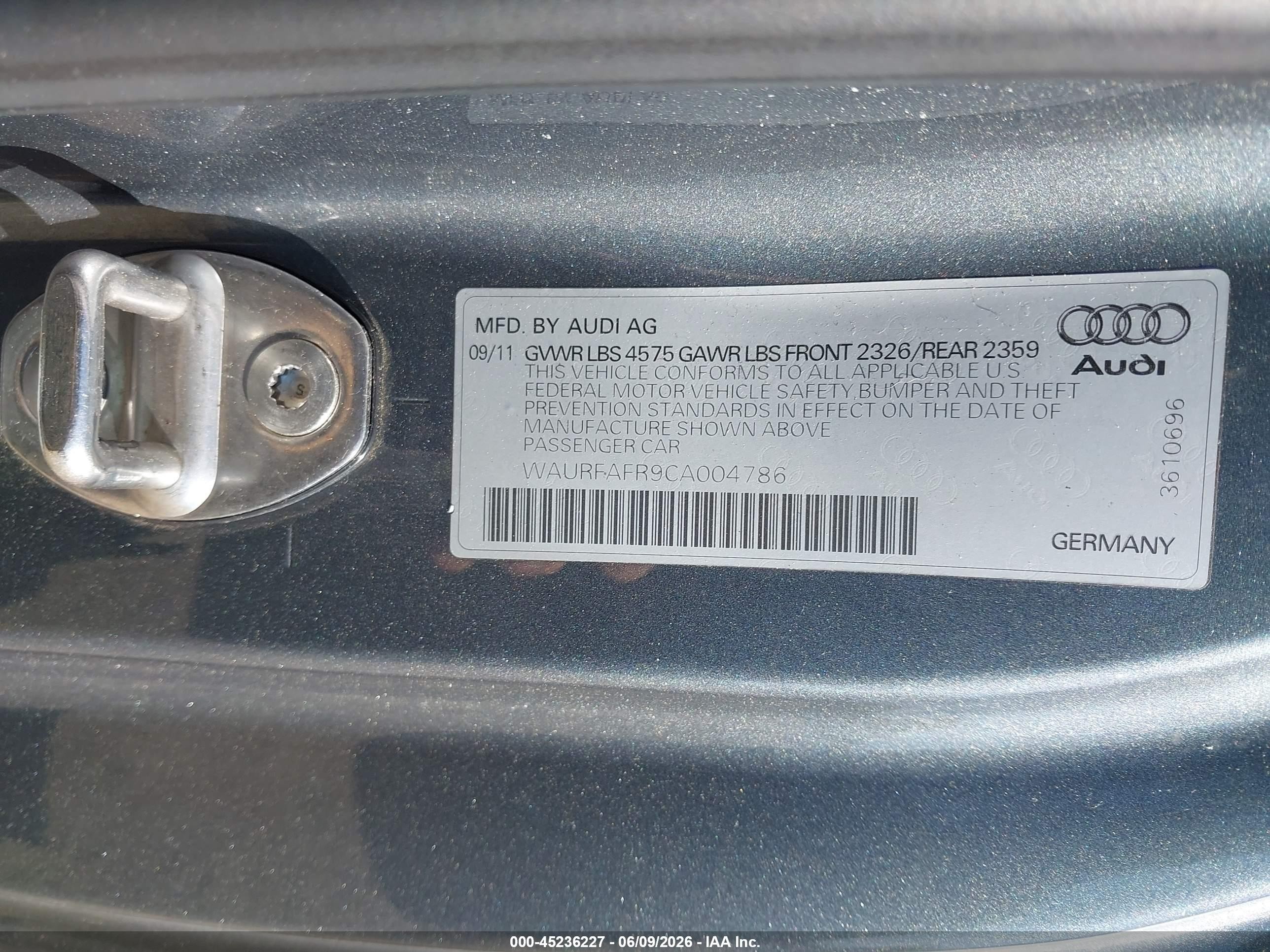 2012 Audi A5 2.0t Premium Серый vin: WAURFAFR9CA004786