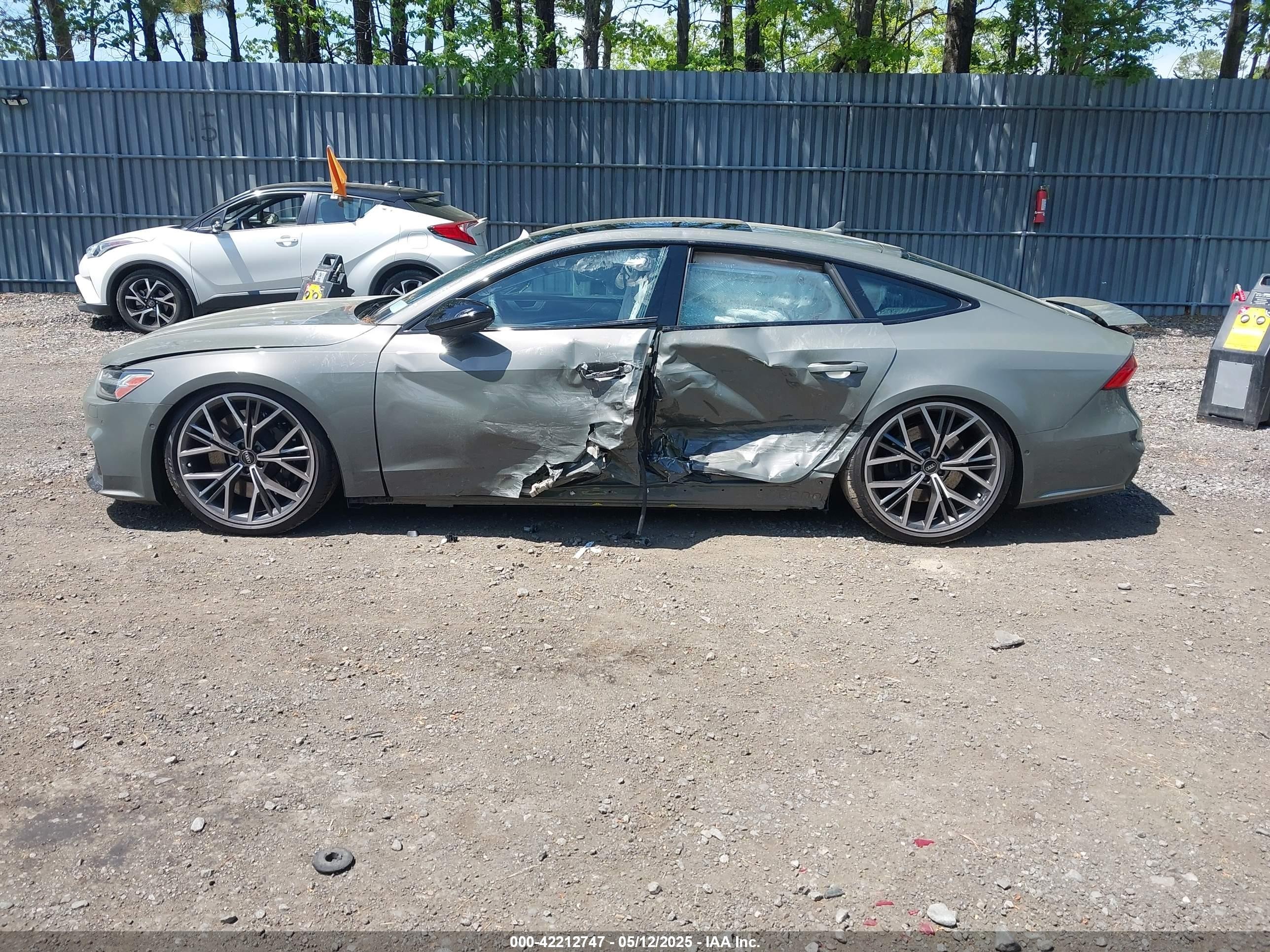 2025 Audi S7 Sportback Premium Plus Tfsi Quattro Tiptronic Gray vin: WAURFBF25SN019477