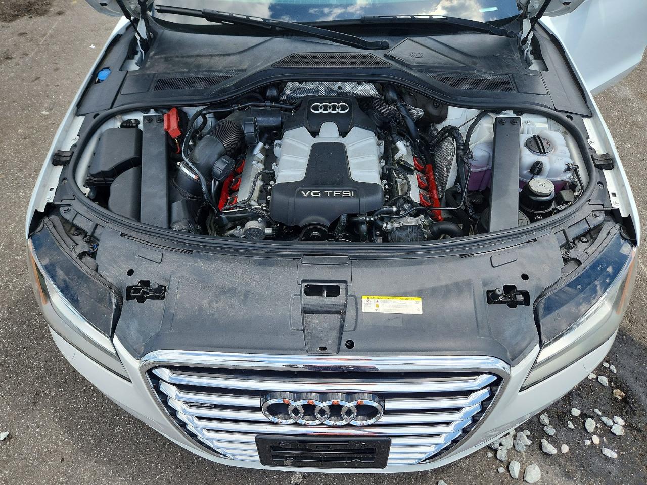 2014 Audi A8 L Quattro Белый vin: WAURGAFD0EN004589