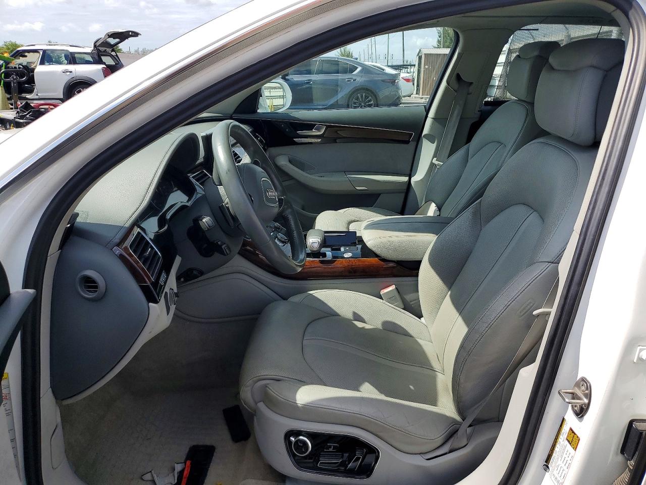 2013 Audi A8 L Quattro Белый vin: WAURGAFD1DN001280