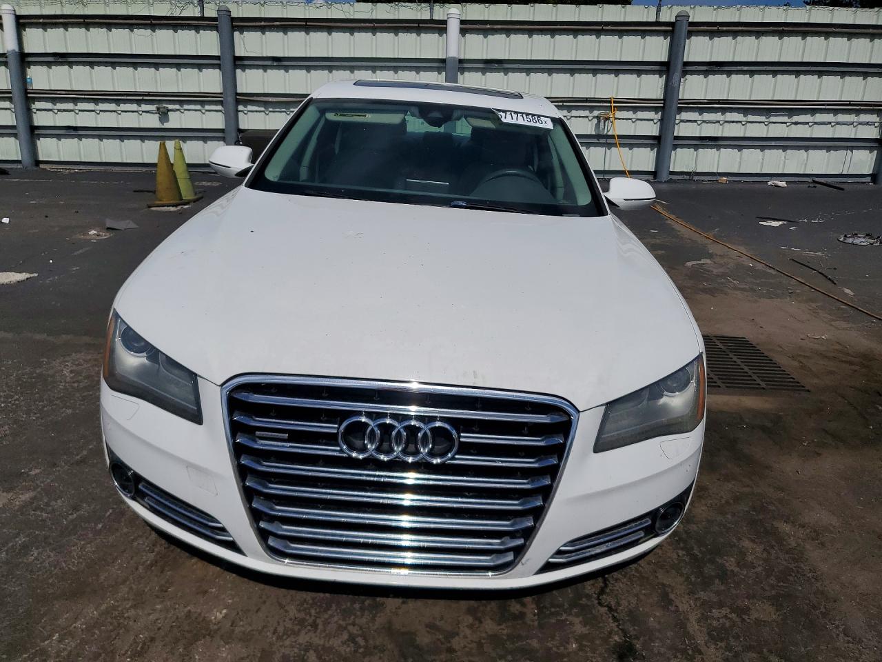 2013 Audi A8 L Quattro Белый vin: WAURGAFD1DN001280