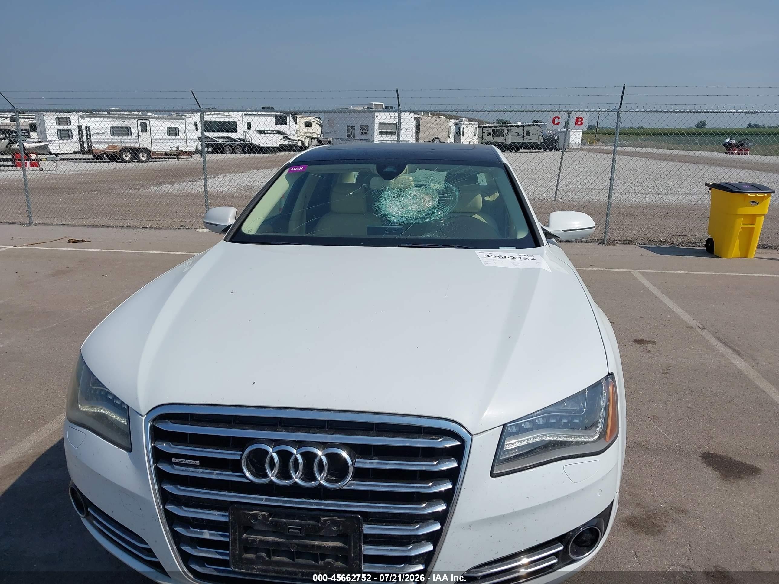 2013 Audi A8 L 3.0t Белый vin: WAURGAFD7DN005611