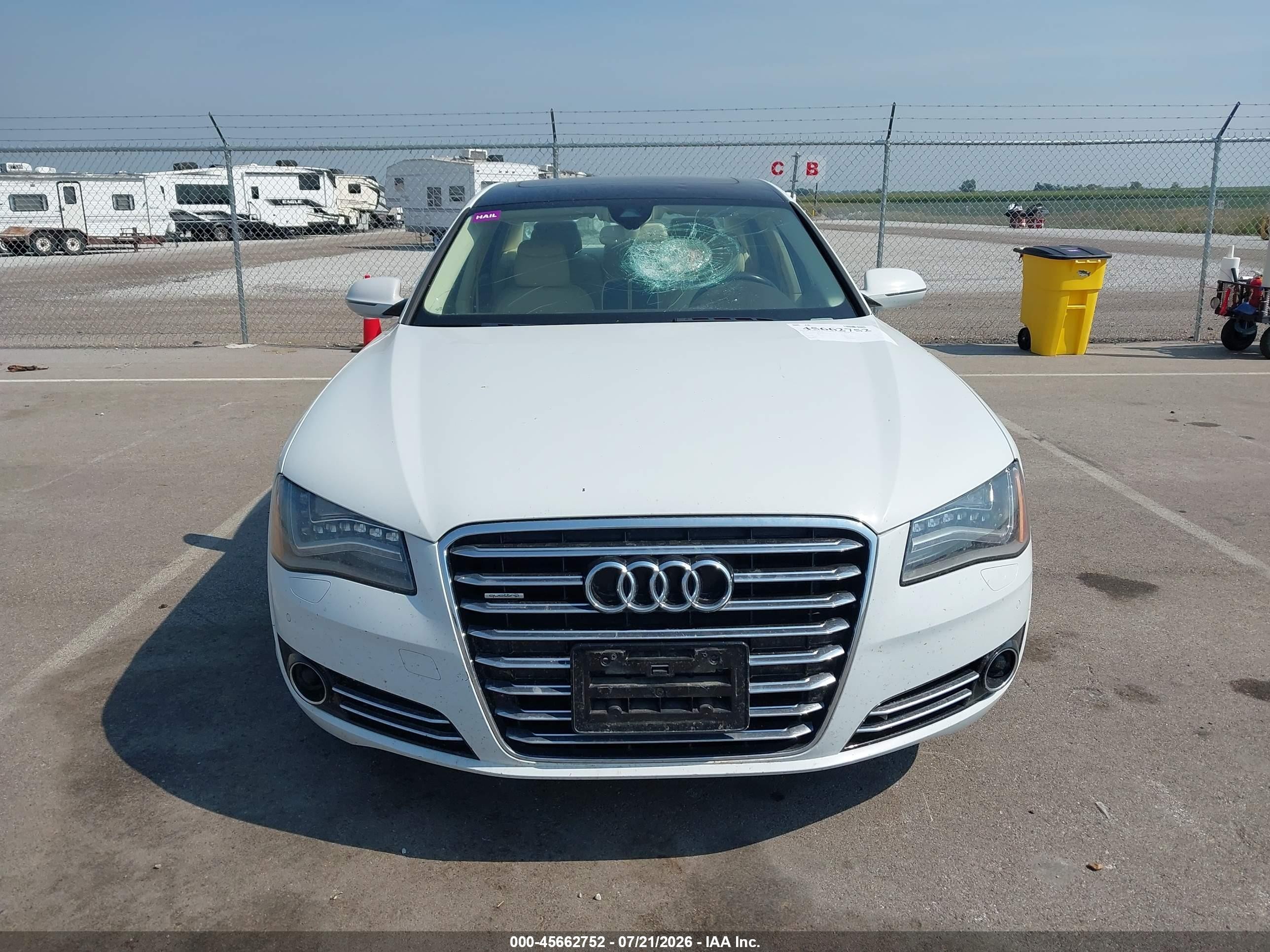2013 Audi A8 L 3.0t Белый vin: WAURGAFD7DN005611
