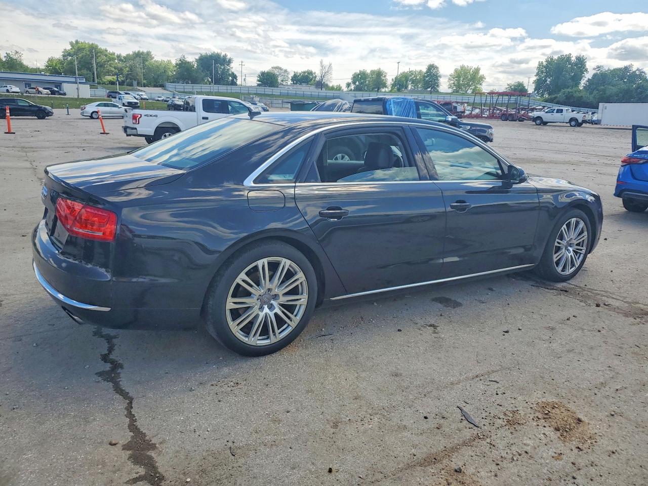 2013 Audi A8 L Quattro Черный vin: WAURGAFD9DN034088
