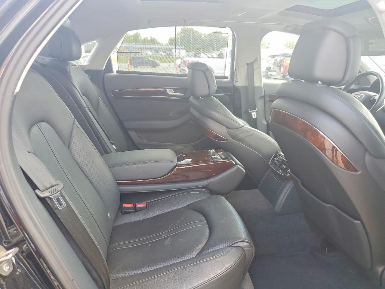 2013 Audi A8 L Quattro Черный vin: WAURGAFD9DN034088