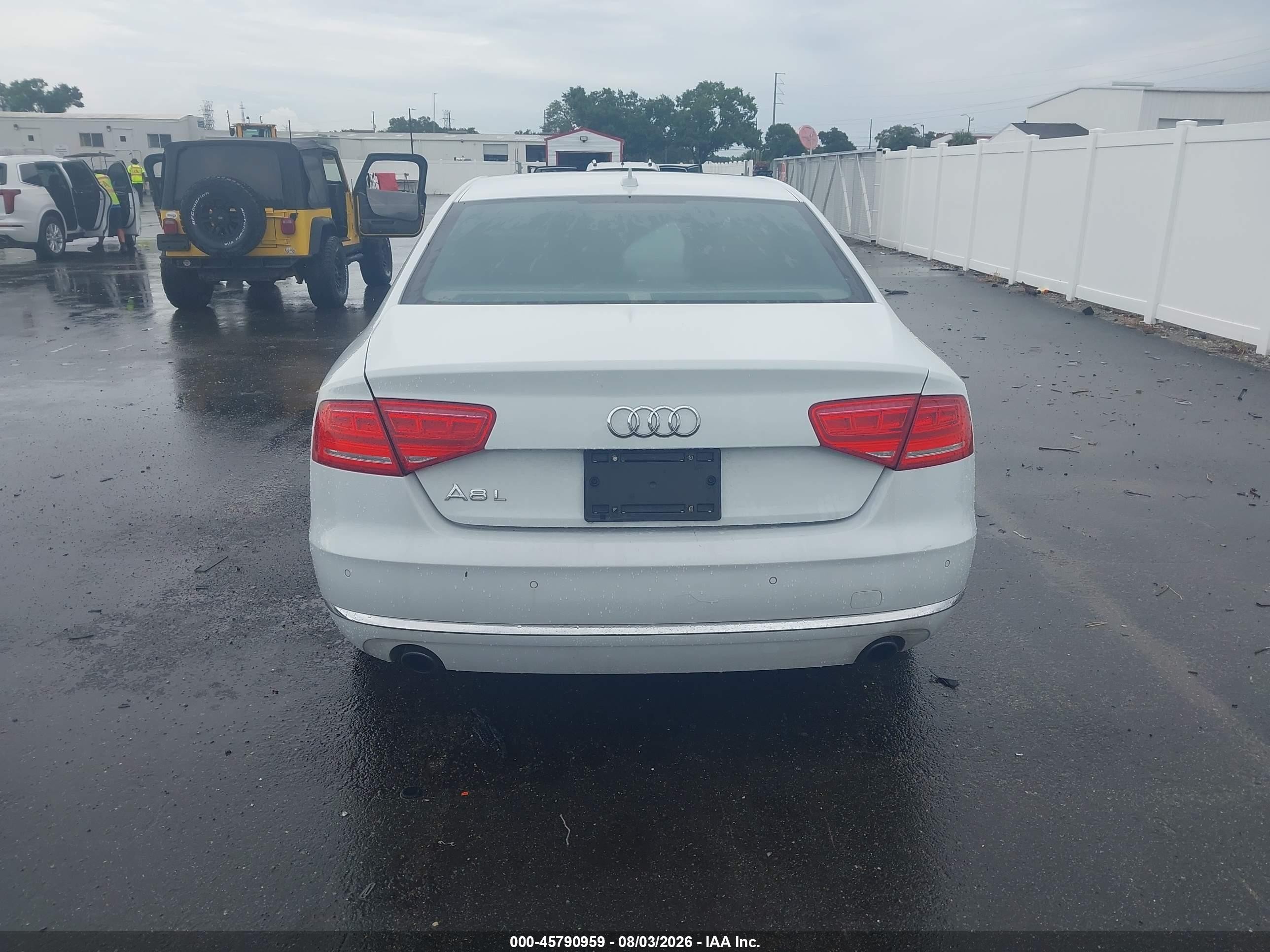 2013 Audi A8 L 3.0t White vin: WAURGAFDXDN012925