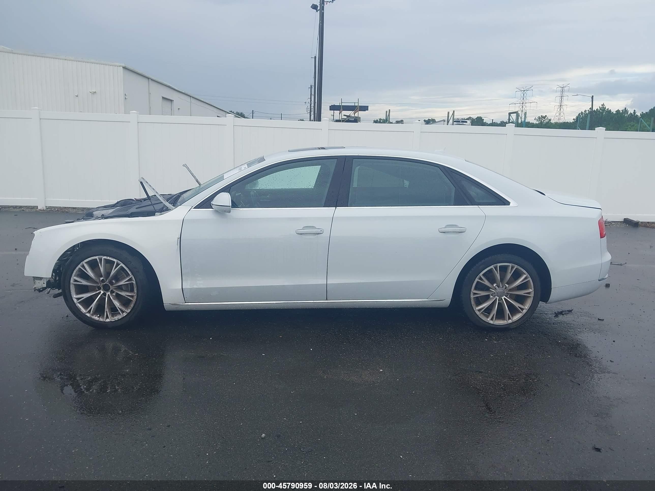 2013 Audi A8 L 3.0t White vin: WAURGAFDXDN012925