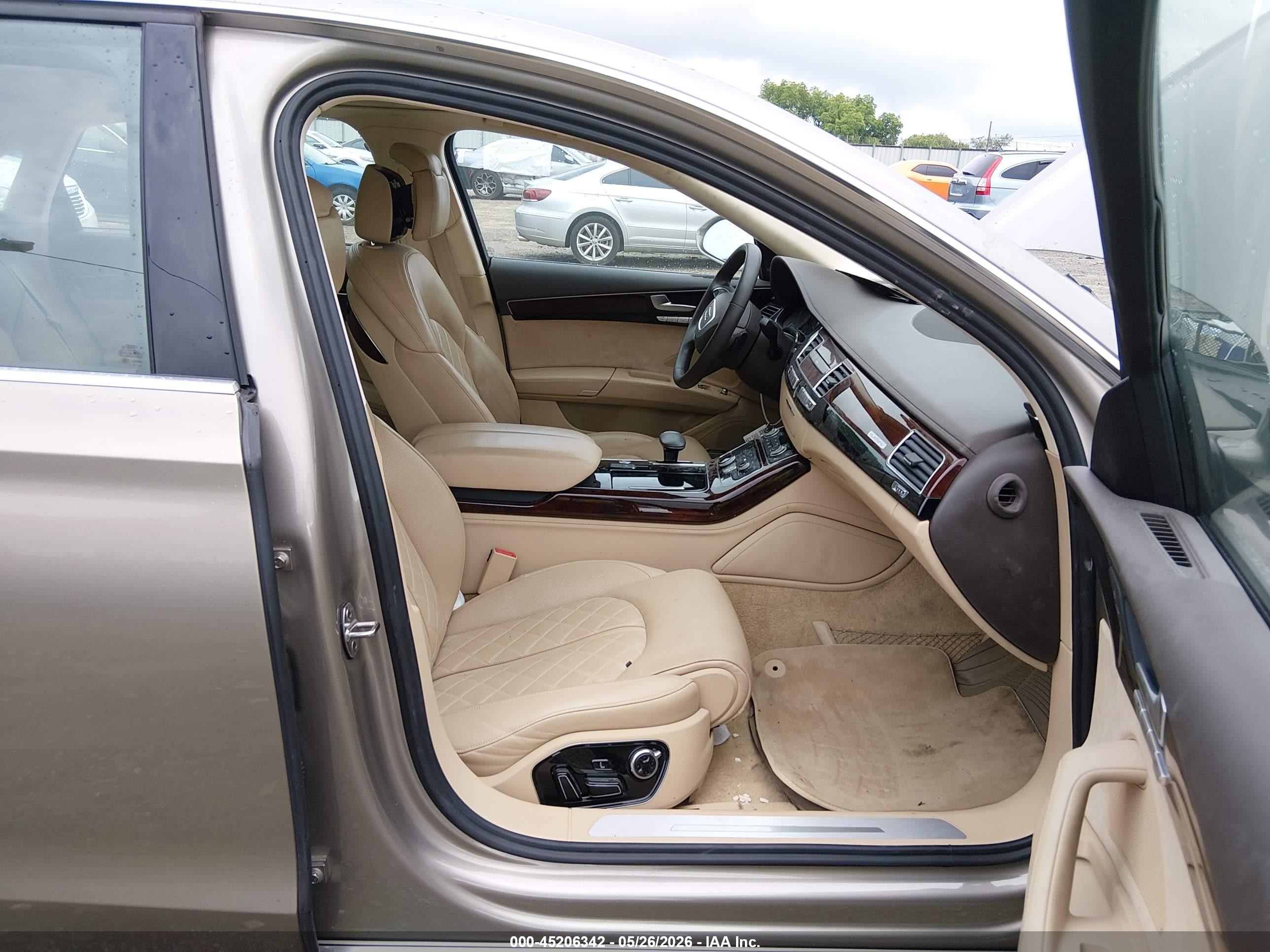 2014 Audi A8 L 3.0t Gold vin: WAURGAFDXEN006351