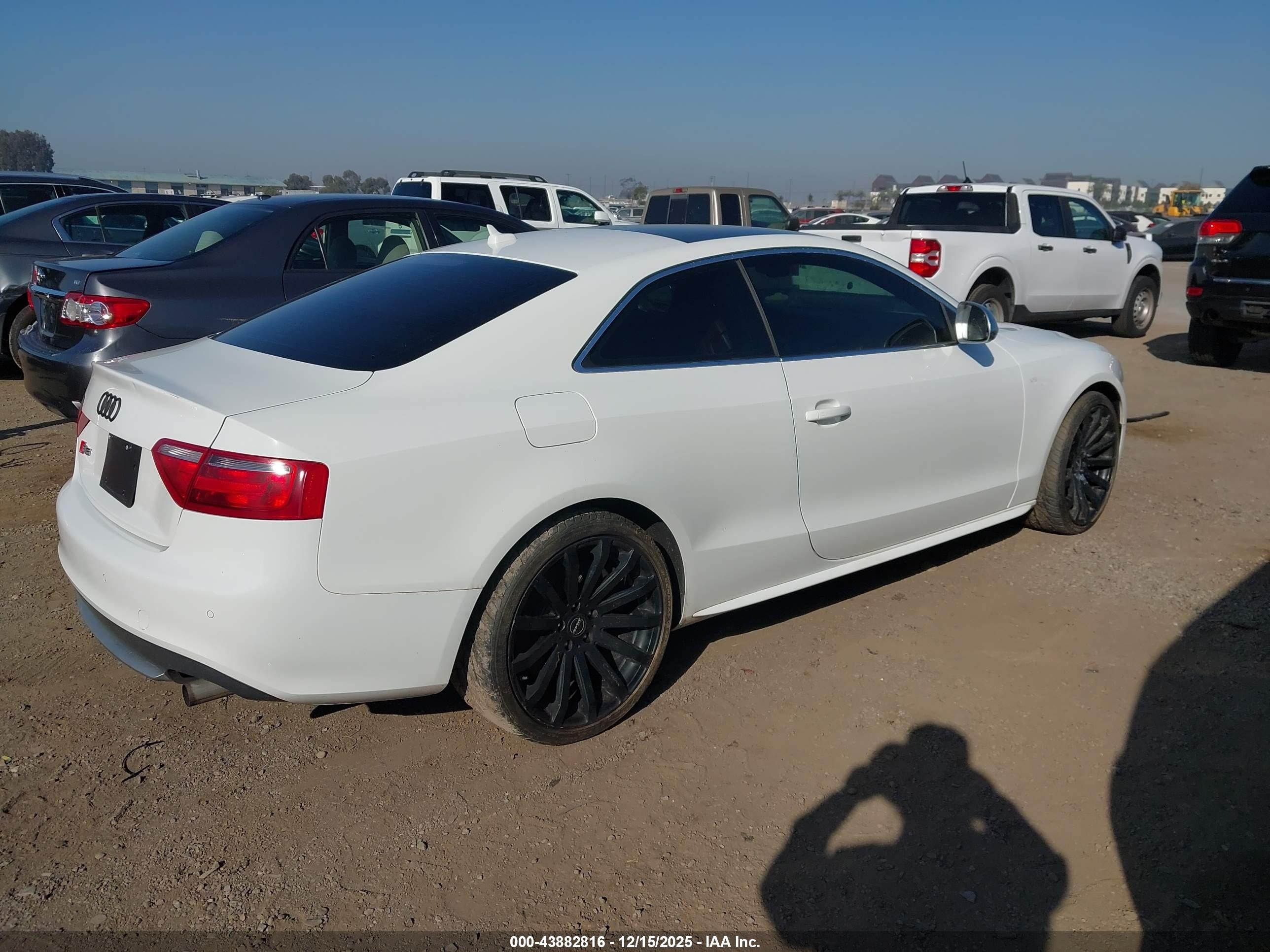 2008 Audi S5 4.2l White vin: WAURV78T08A008358