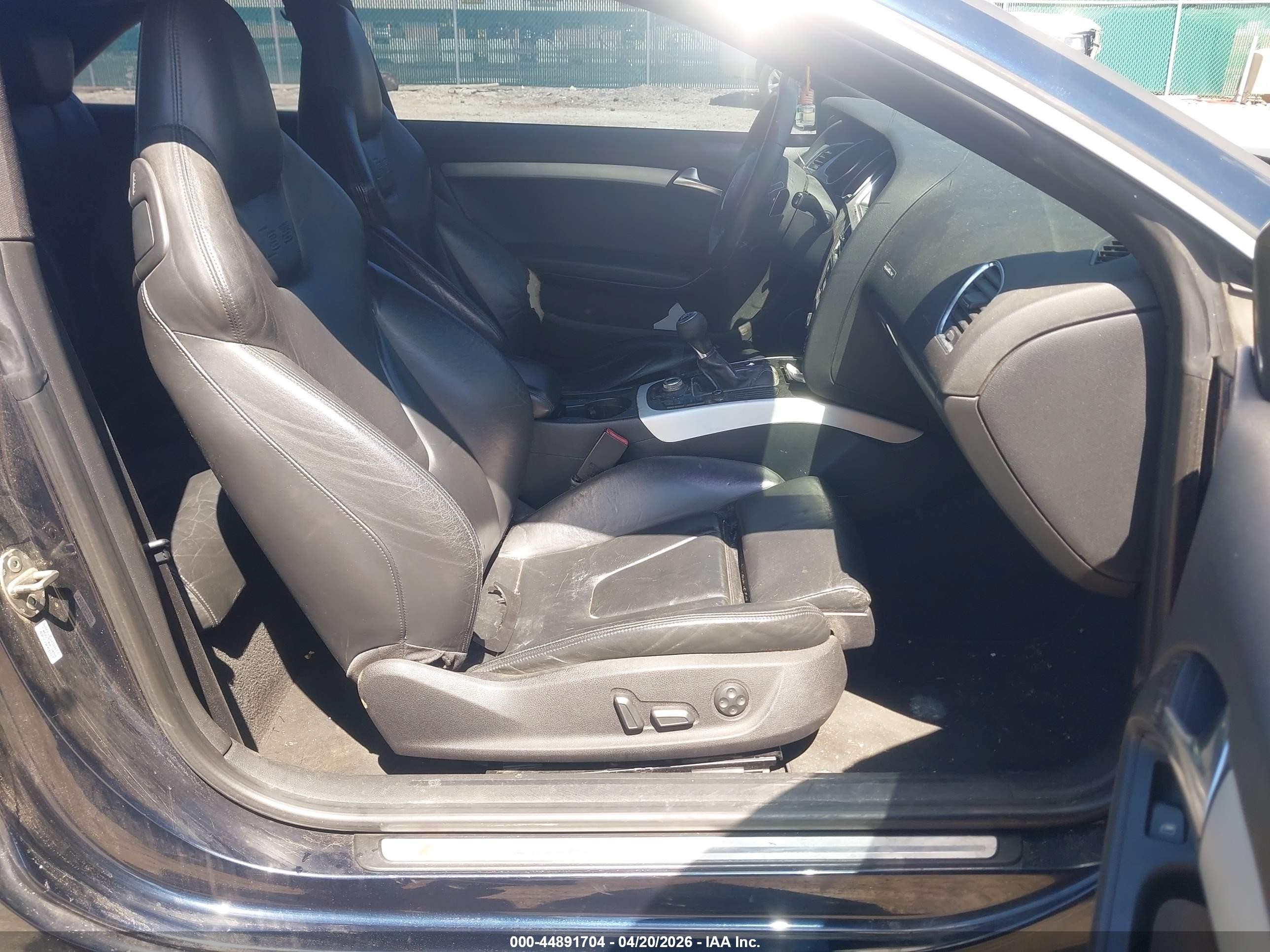 2008 Audi S5 4.2l Dark Blue vin: WAURV78T08A016881