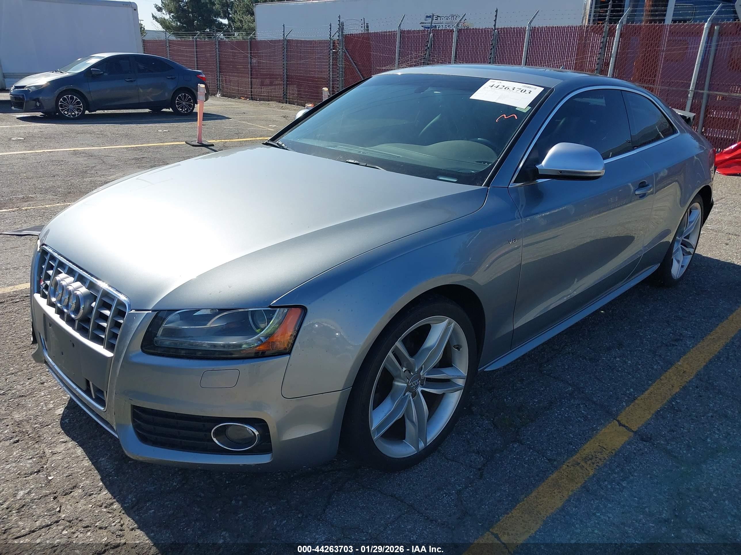 2008 Audi S5 4.2l Серебряный vin: WAURV78T48A044246