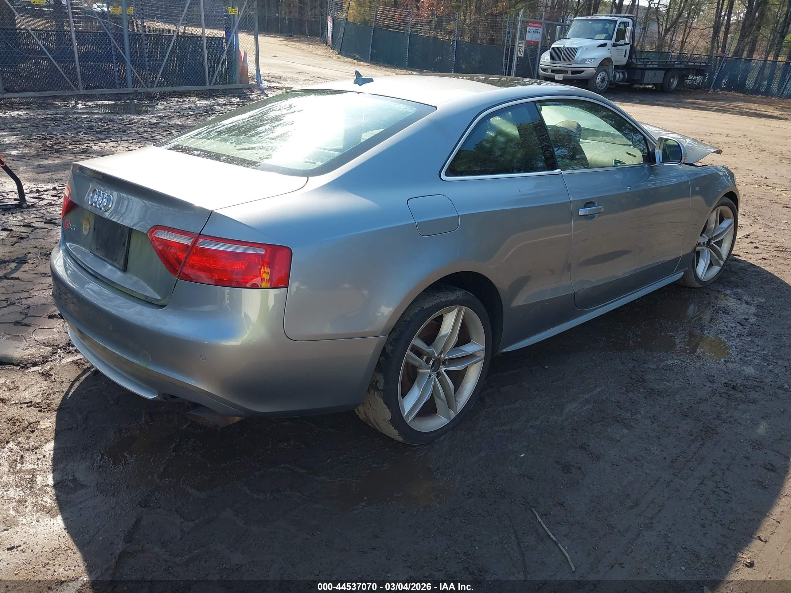 2008 Audi S5 4.2l Серебряный vin: WAURV78T58A042327