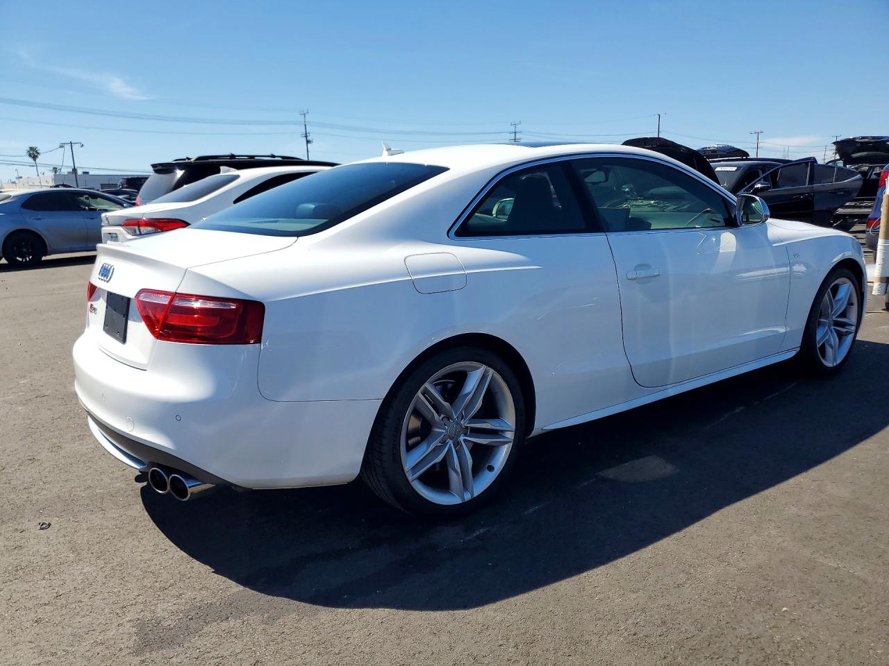 2008 Audi S5 Quattro Белый vin: WAURV78T78A020135