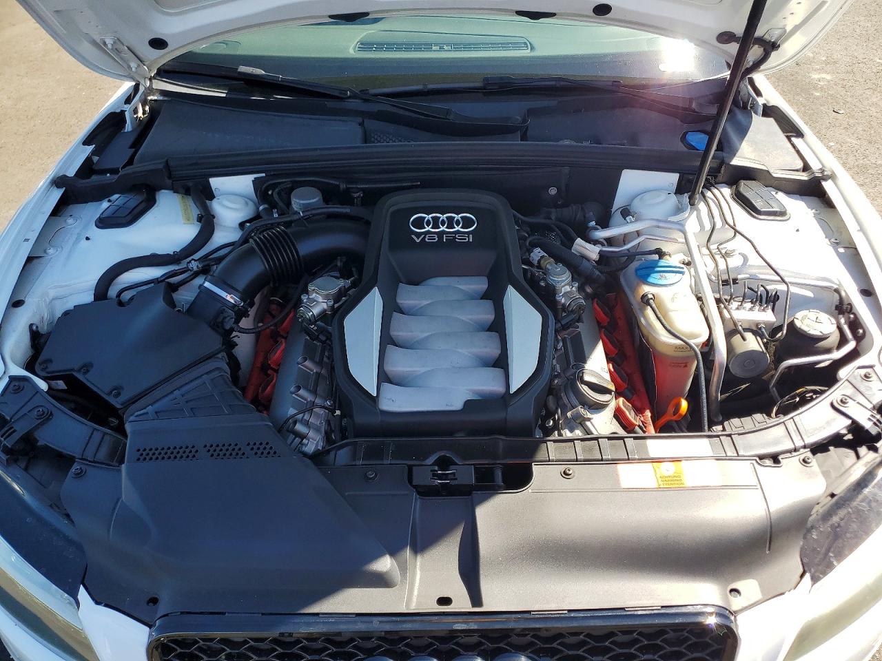 2008 Audi S5 Quattro Белый vin: WAURV78T78A020135