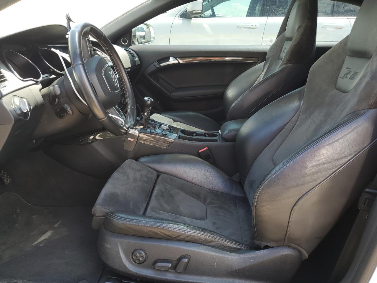 2008 Audi S5 Quattro Белый vin: WAURV78T88A038434