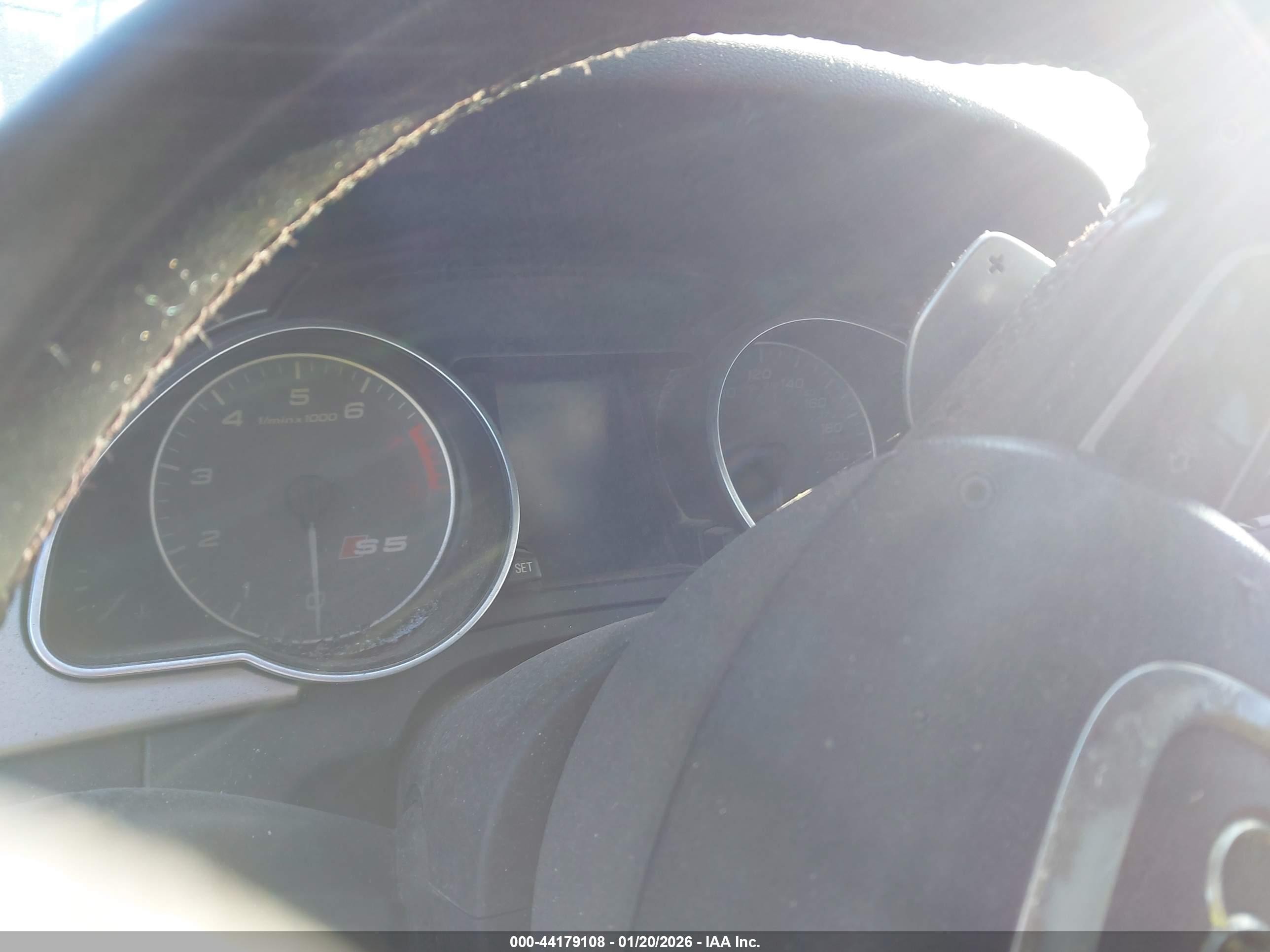 2008 Audi S5 4.2l Бордовый vin: WAURV78T98A037356
