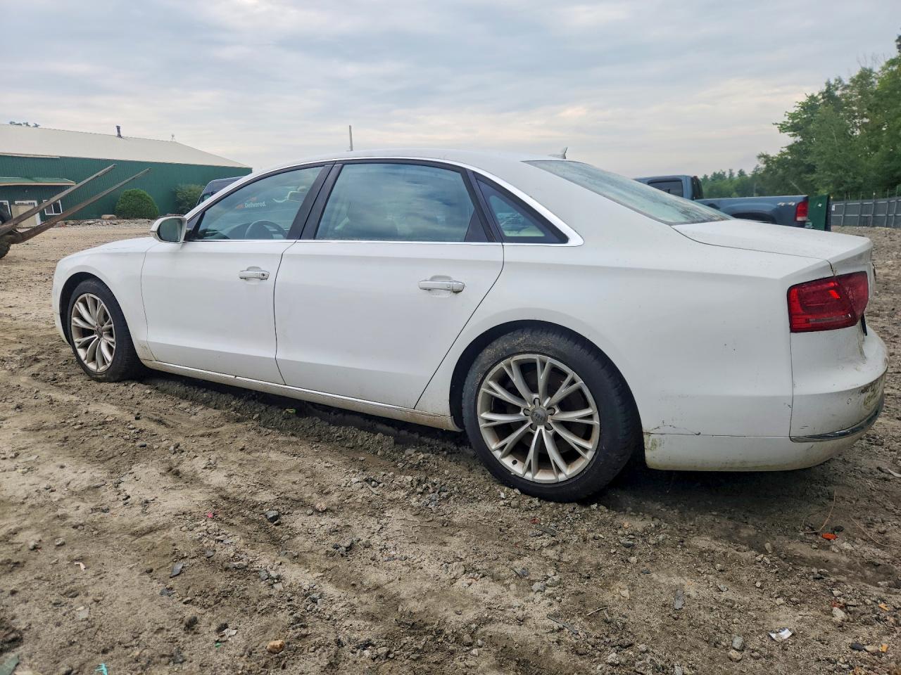2011 Audi A8 L Quattro White vin: WAURVAFD0BN011706