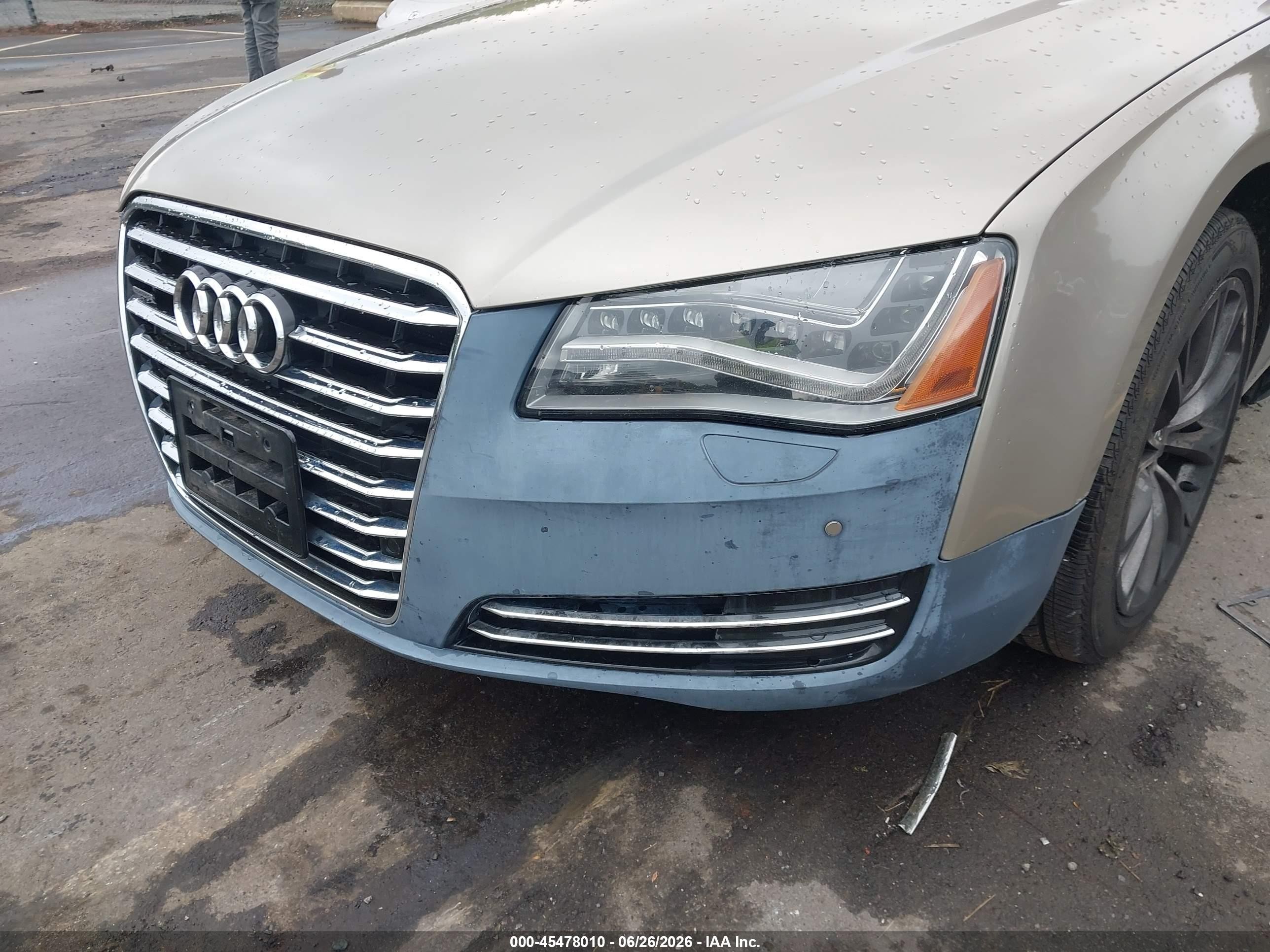 2012 Audi A8 L L 4.2 (tiptronic) (no Longer Orderable) Tan vin: WAURVAFD1CN021873