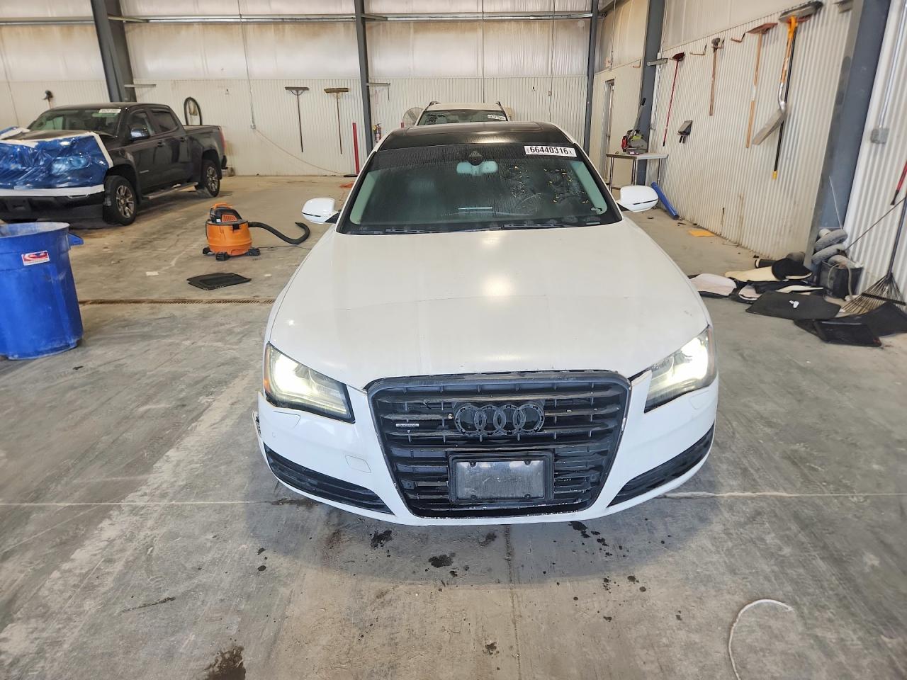 2011 Audi A8 L Quattro White vin: WAURVAFD4BN018383