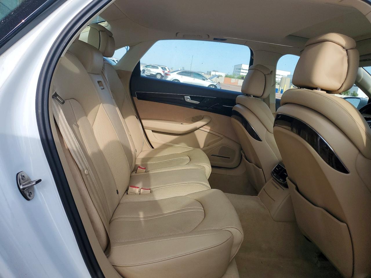 2012 Audi A8 L Quattro White vin: WAURVAFD4CN013637