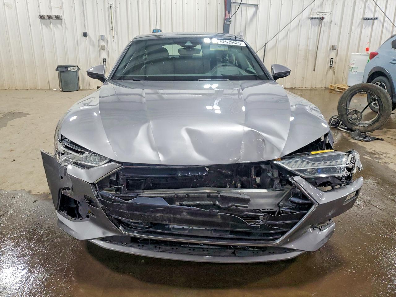 2019 Audi A7 Prestige Серый vin: WAUS2AF28KN028892