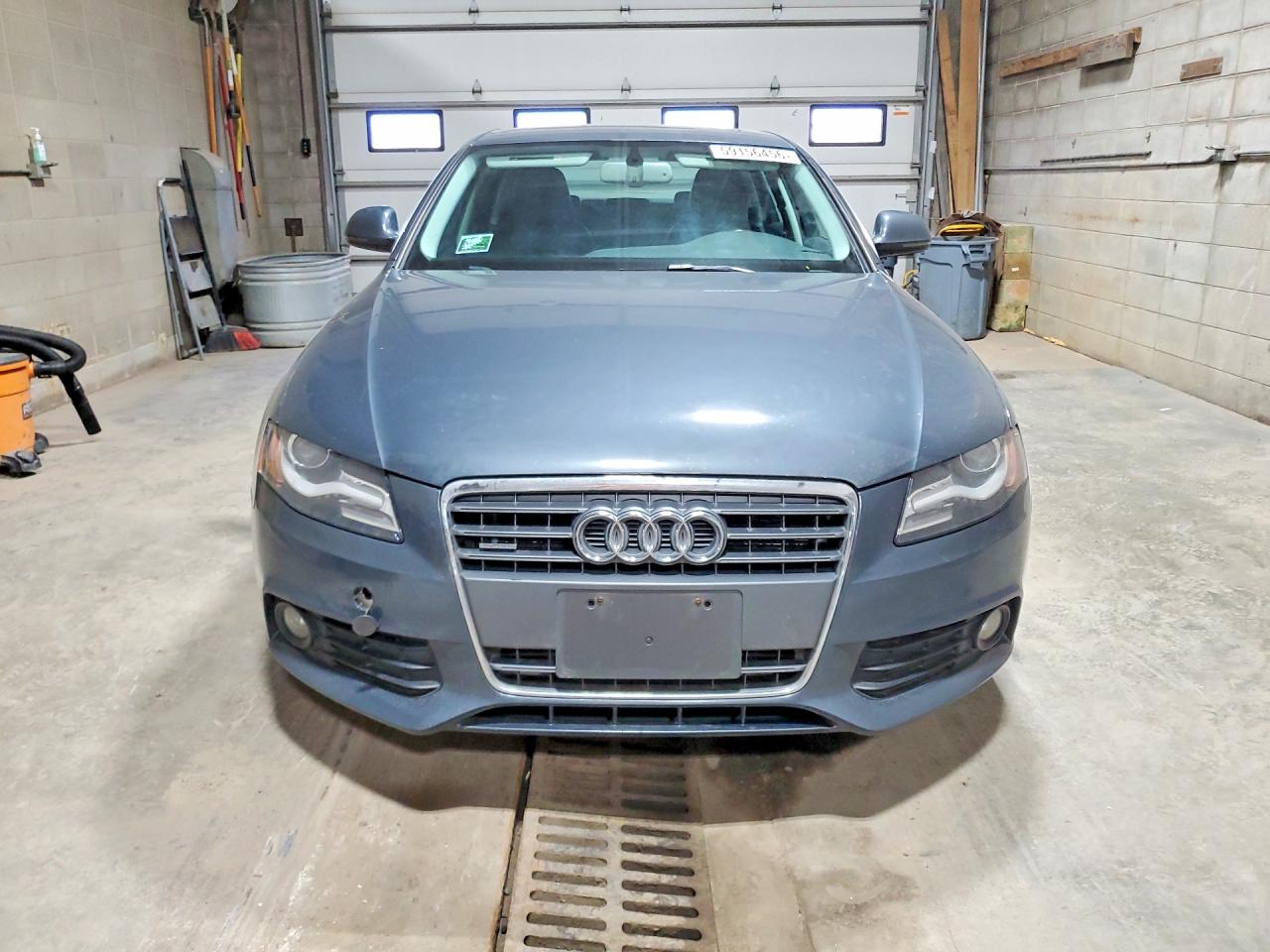 2009 Audi A4 Premium Plus Gray vin: WAUSF78K09N032532