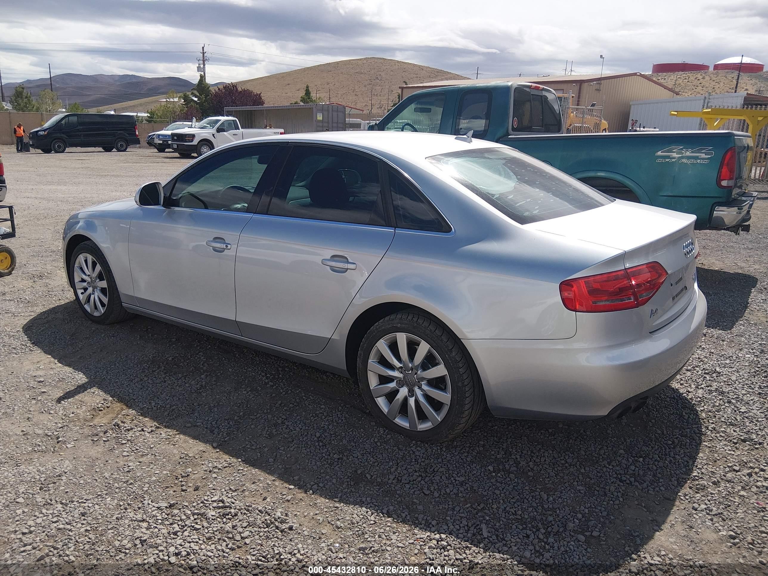 2009 Audi A4 2.0t Premium Серебряный vin: WAUSF78K29A078077