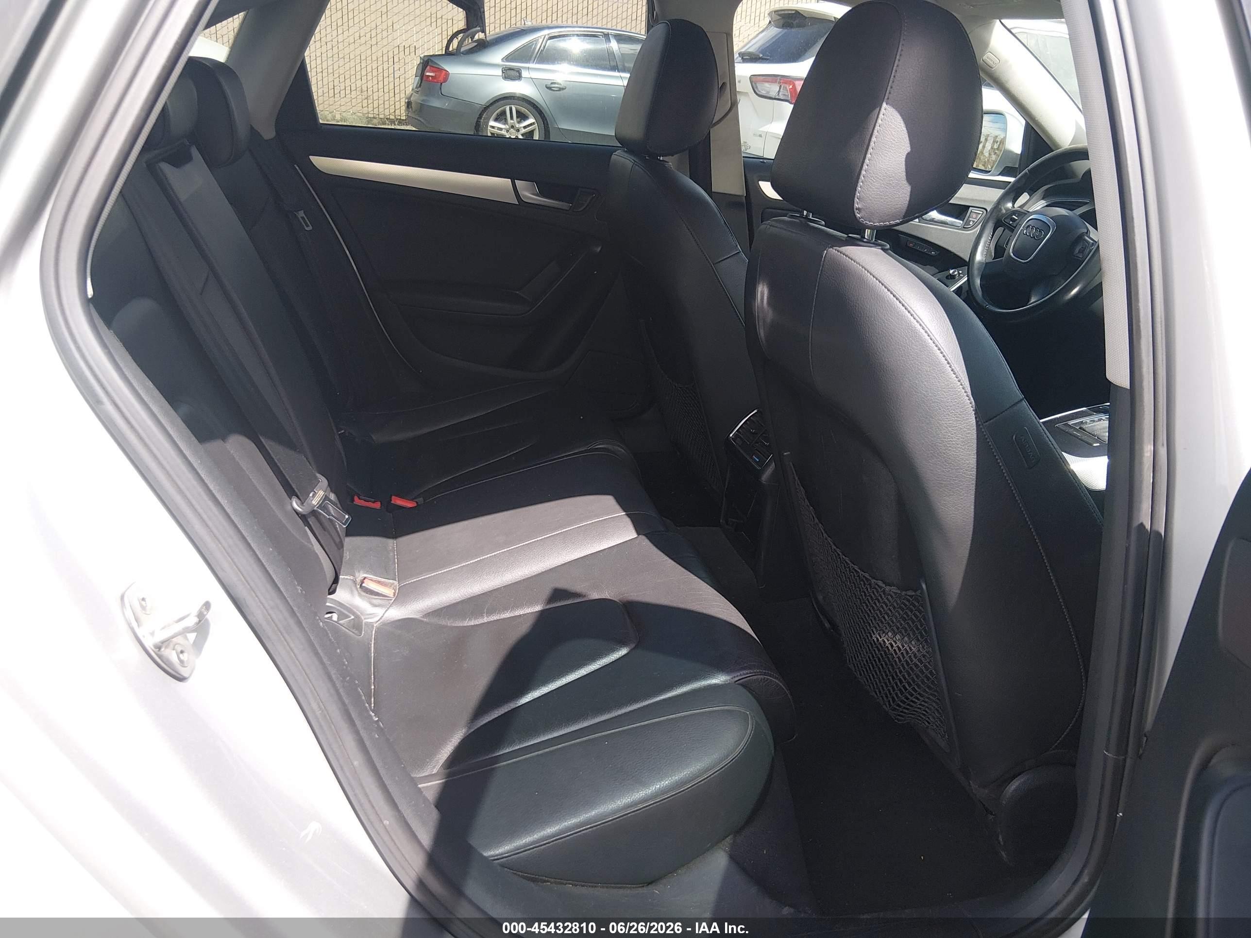2009 Audi A4 2.0t Premium Серебряный vin: WAUSF78K29A078077