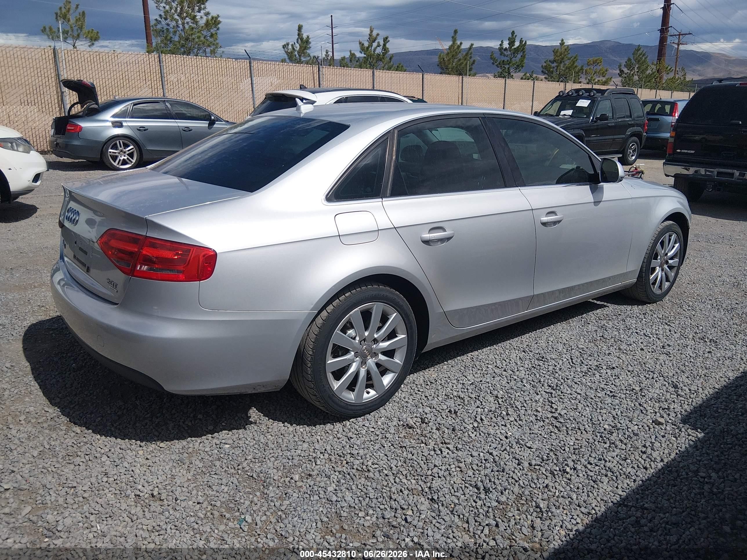 2009 Audi A4 2.0t Premium Серебряный vin: WAUSF78K29A078077