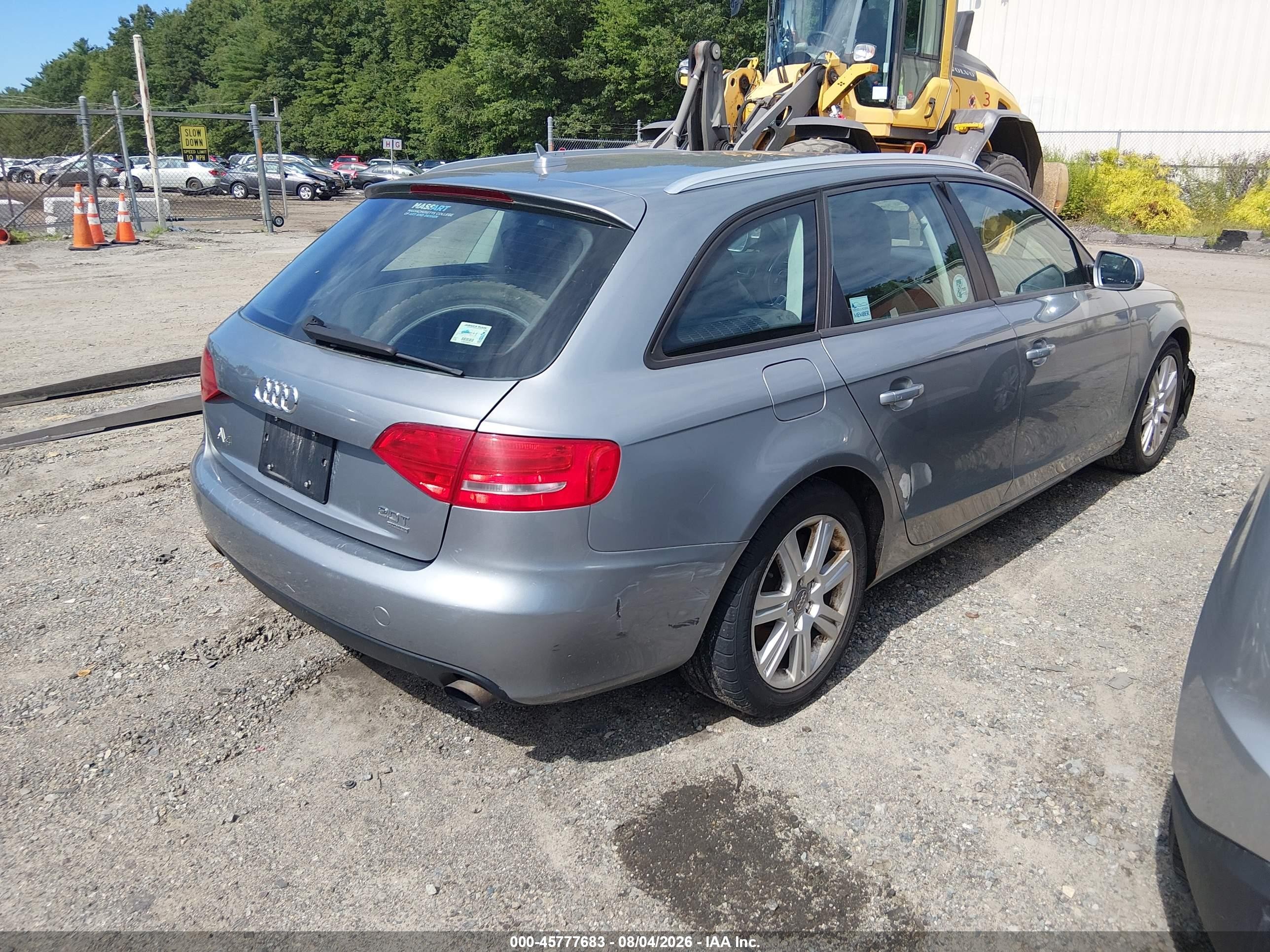 2011 Audi A4 2.0t Premium Silver vin: WAUSFAFL0BA016885