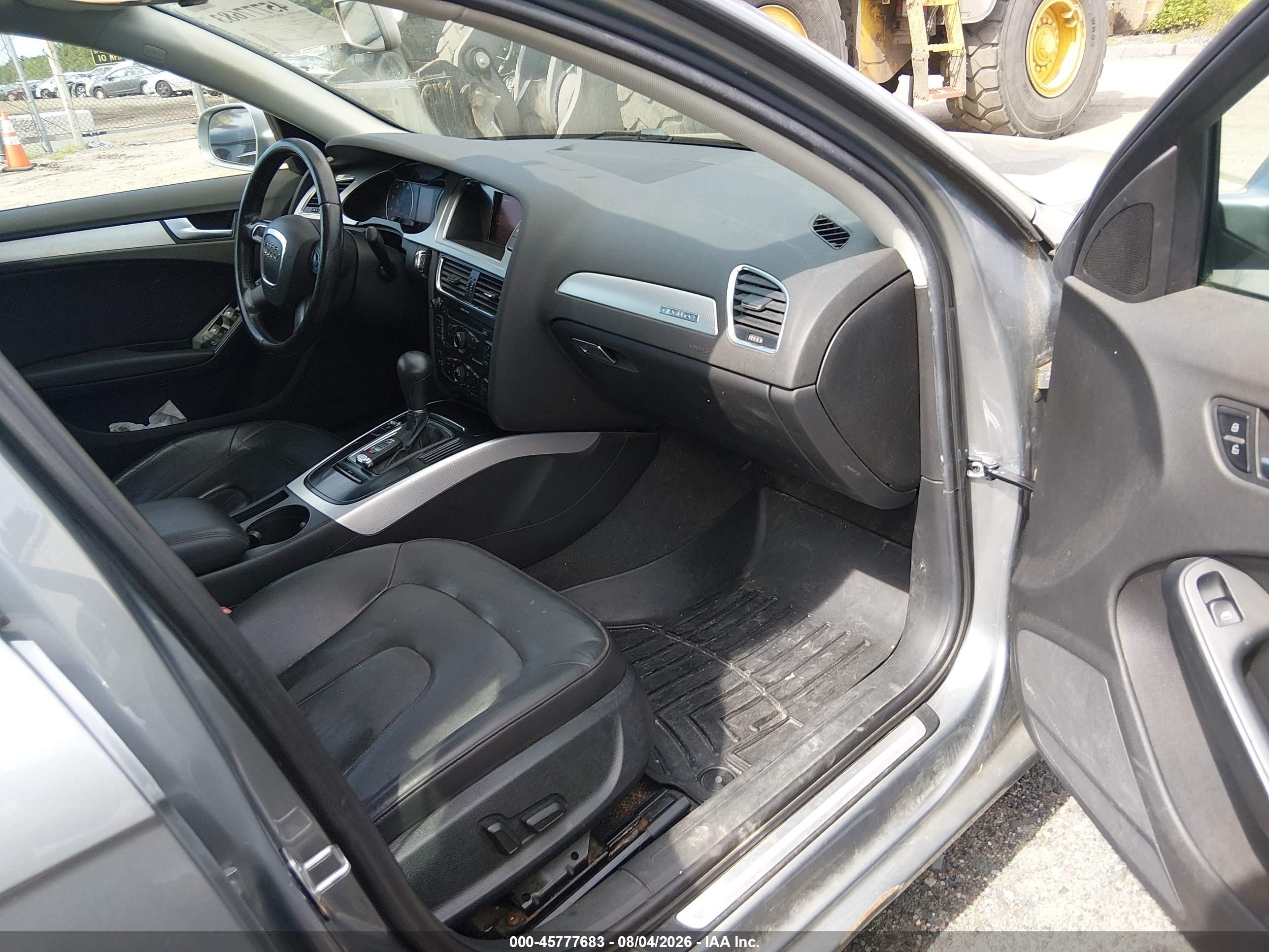 2011 Audi A4 2.0t Premium Silver vin: WAUSFAFL0BA016885