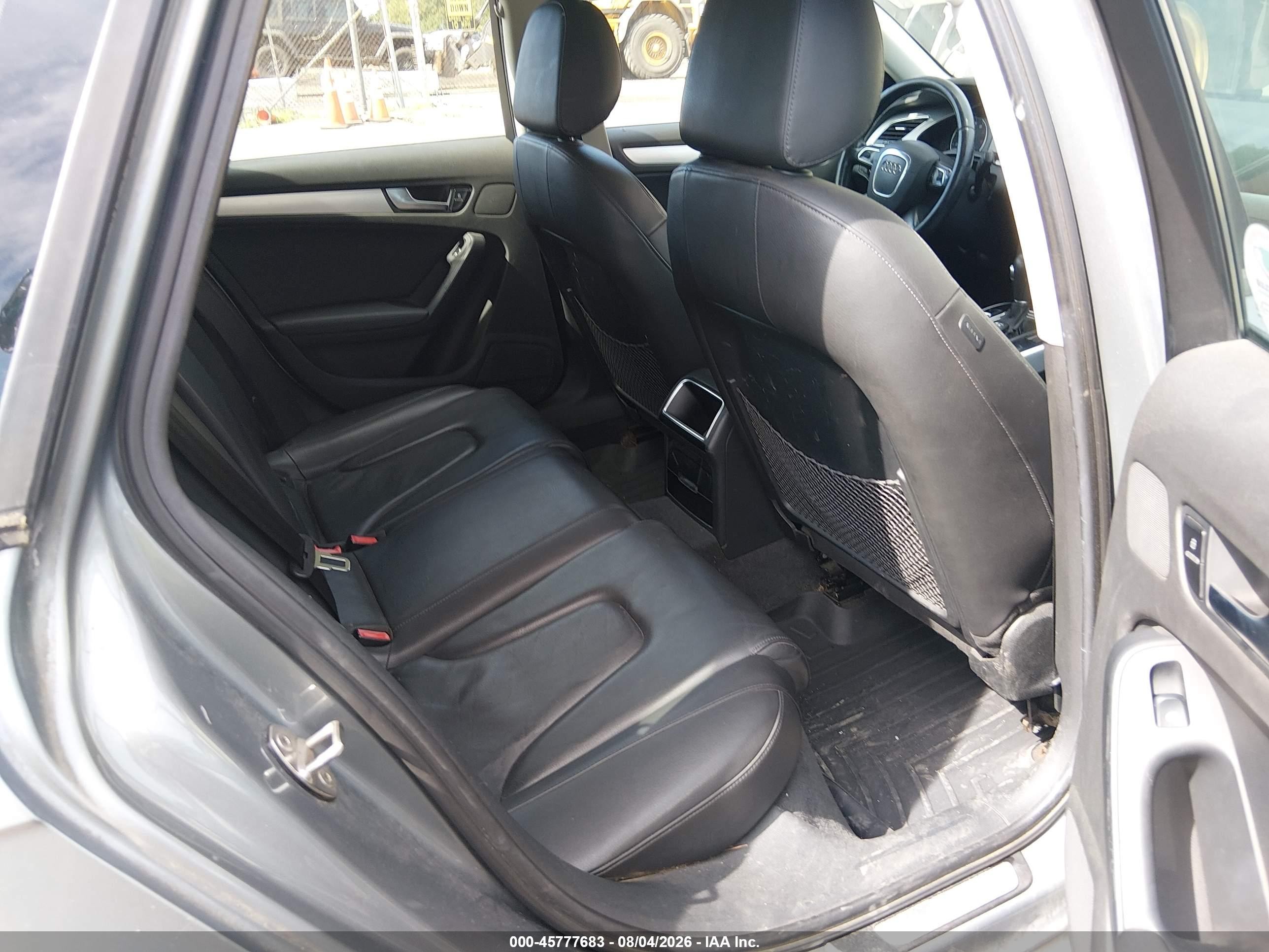 2011 Audi A4 2.0t Premium Silver vin: WAUSFAFL0BA016885