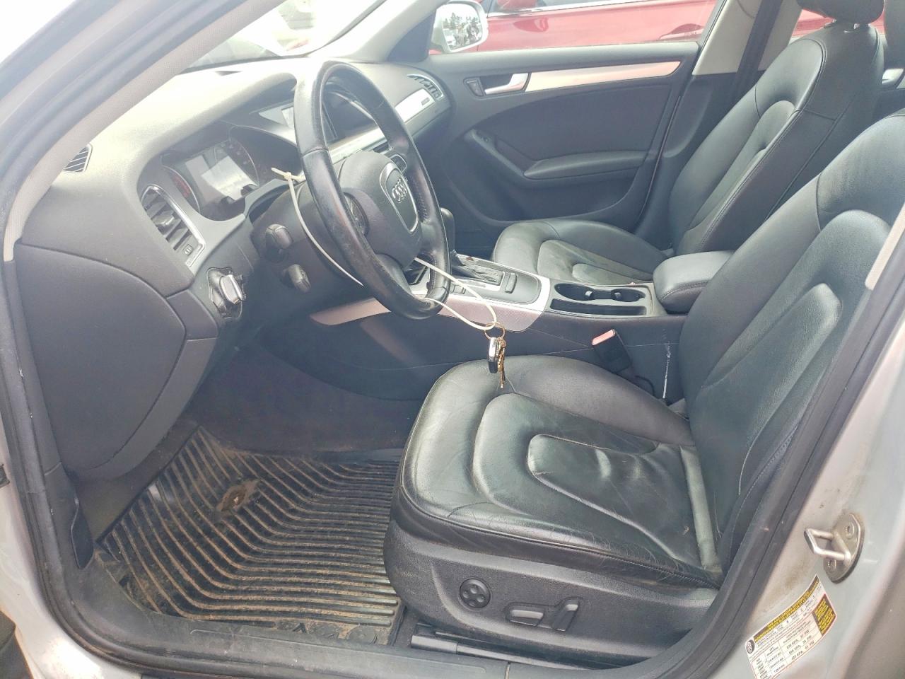 2012 Audi A4 Premium Серебряный vin: WAUSFAFL0CA003006