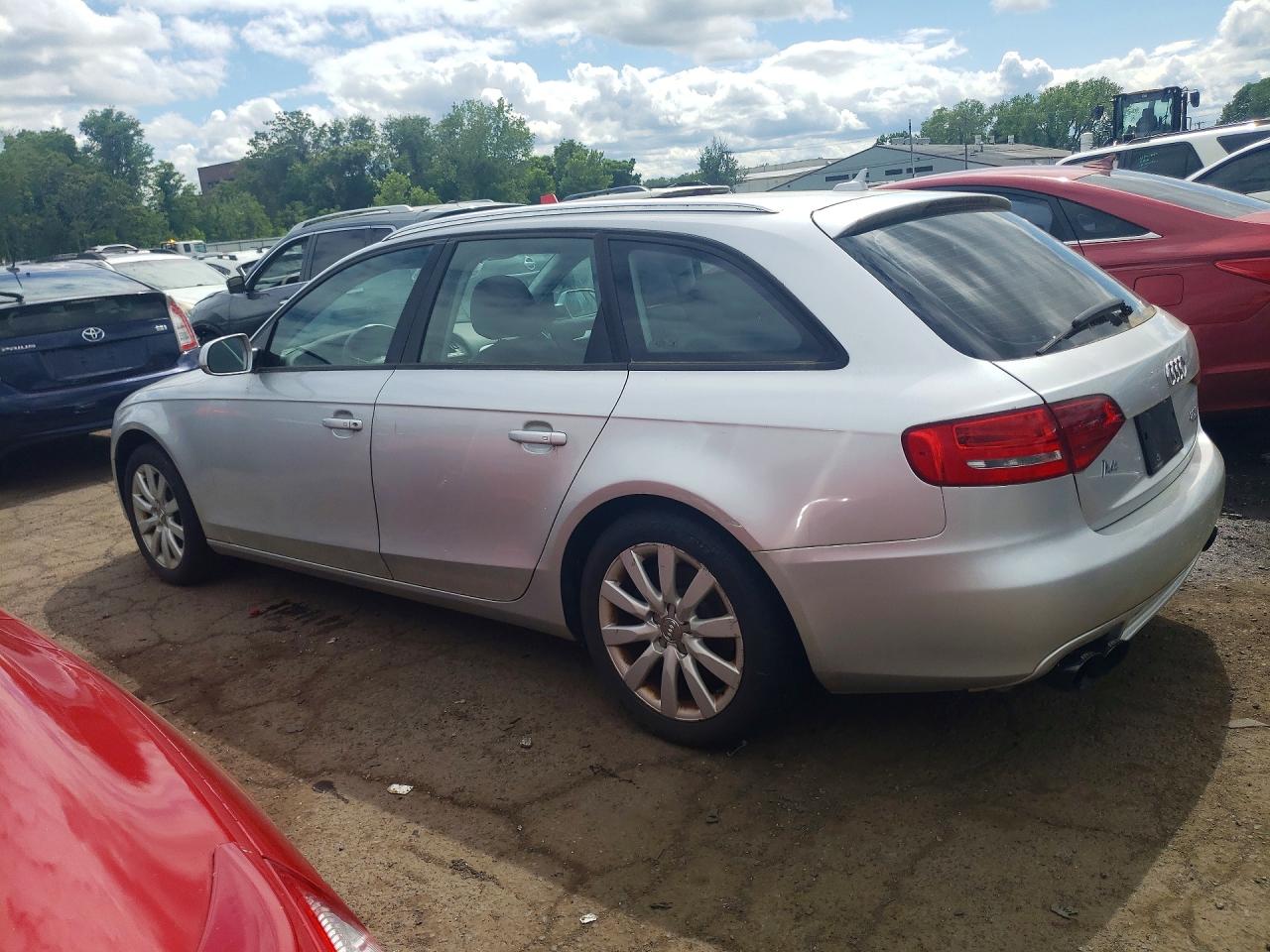 2012 Audi A4 Premium Серебряный vin: WAUSFAFL0CA003006