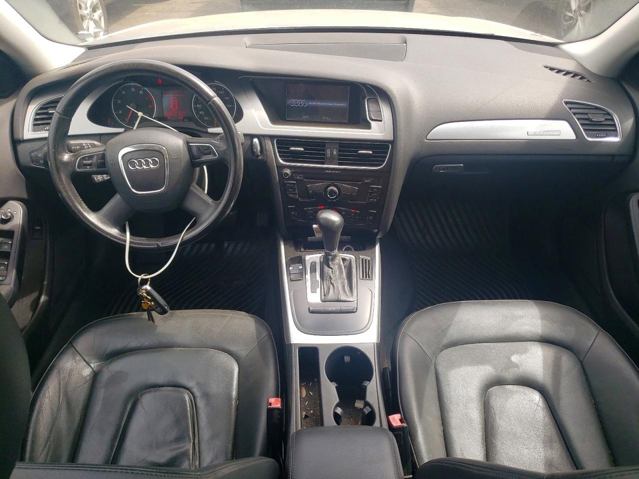 2012 Audi A4 Premium Серебряный vin: WAUSFAFL0CA003006