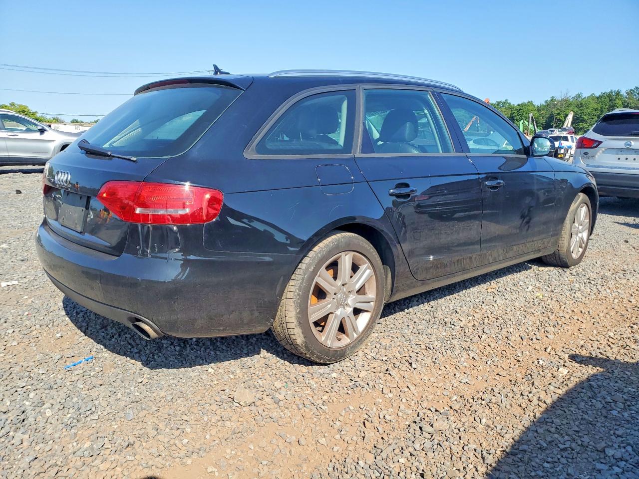 2011 Audi A4 Premium Черный vin: WAUSFAFL3BA161452